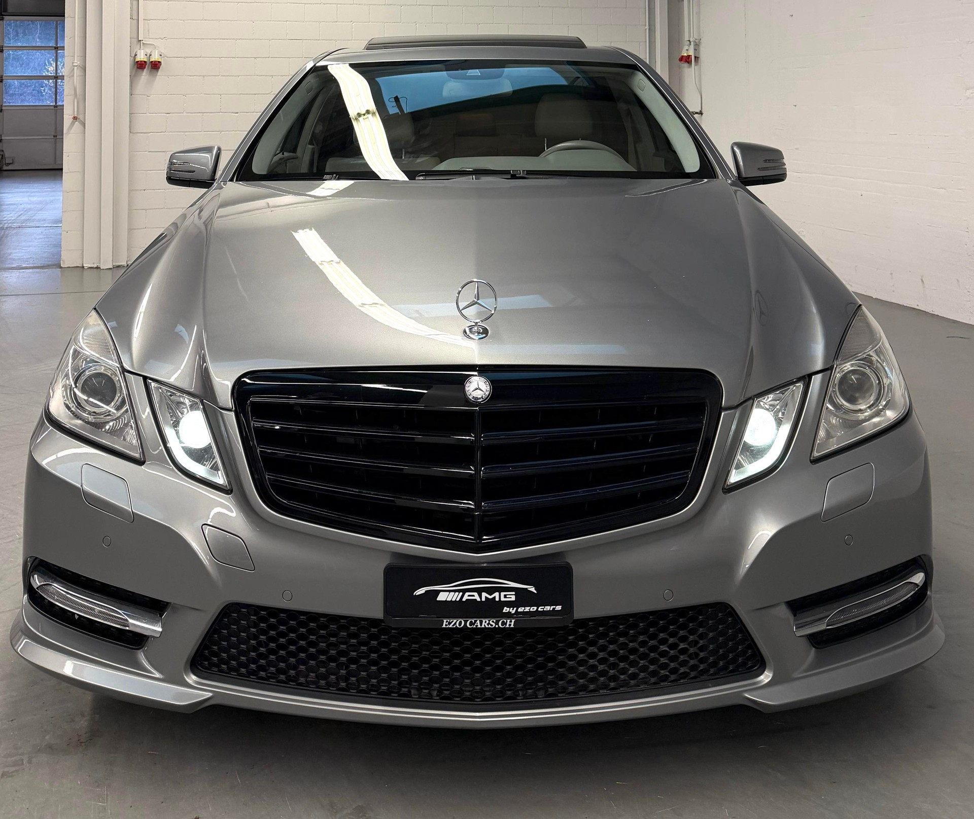 MERCEDES-BENZ E 350 CDI ( Limited Grey Black Brabus Bodykit ) BlueEfficiency 7G-Tronic-showroom-element-2