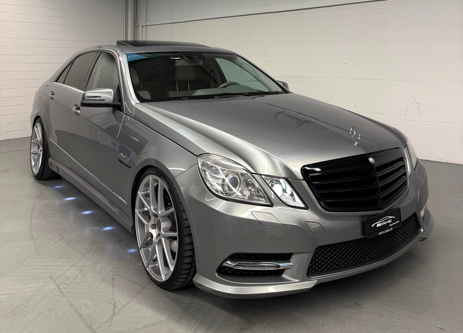 MERCEDES-BENZ E 350 CDI ( Limited Grey Black Brabus Bodykit ) BlueEfficiency 7G-Tronic-showroom-element-3