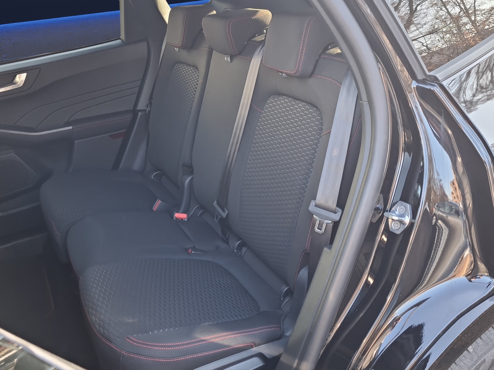 FORD Kuga 2.5i FHEV FULL-HYBRID 183 PS ST-Line 4x4 AUTOMAT-image-12