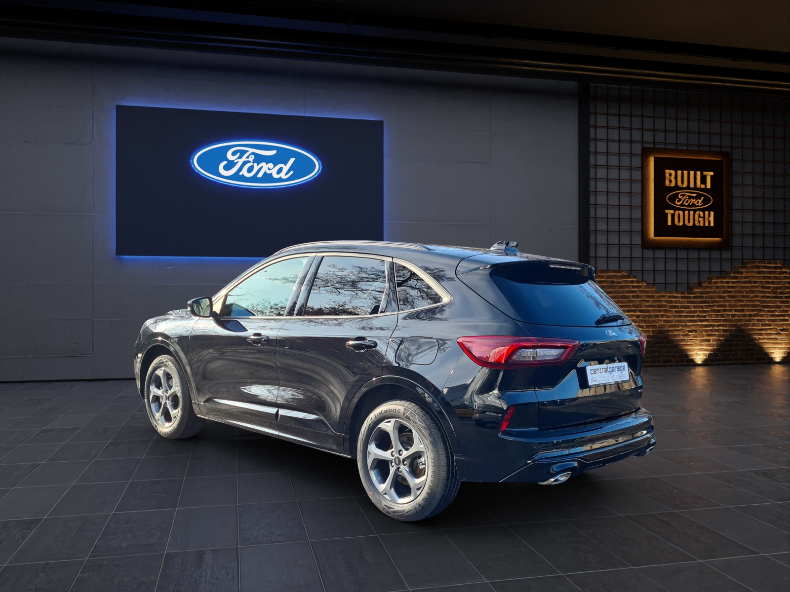 FORD Kuga 2.5i FHEV FULL-HYBRID 183 PS ST-Line 4x4 AUTOMAT-showroom-element-2