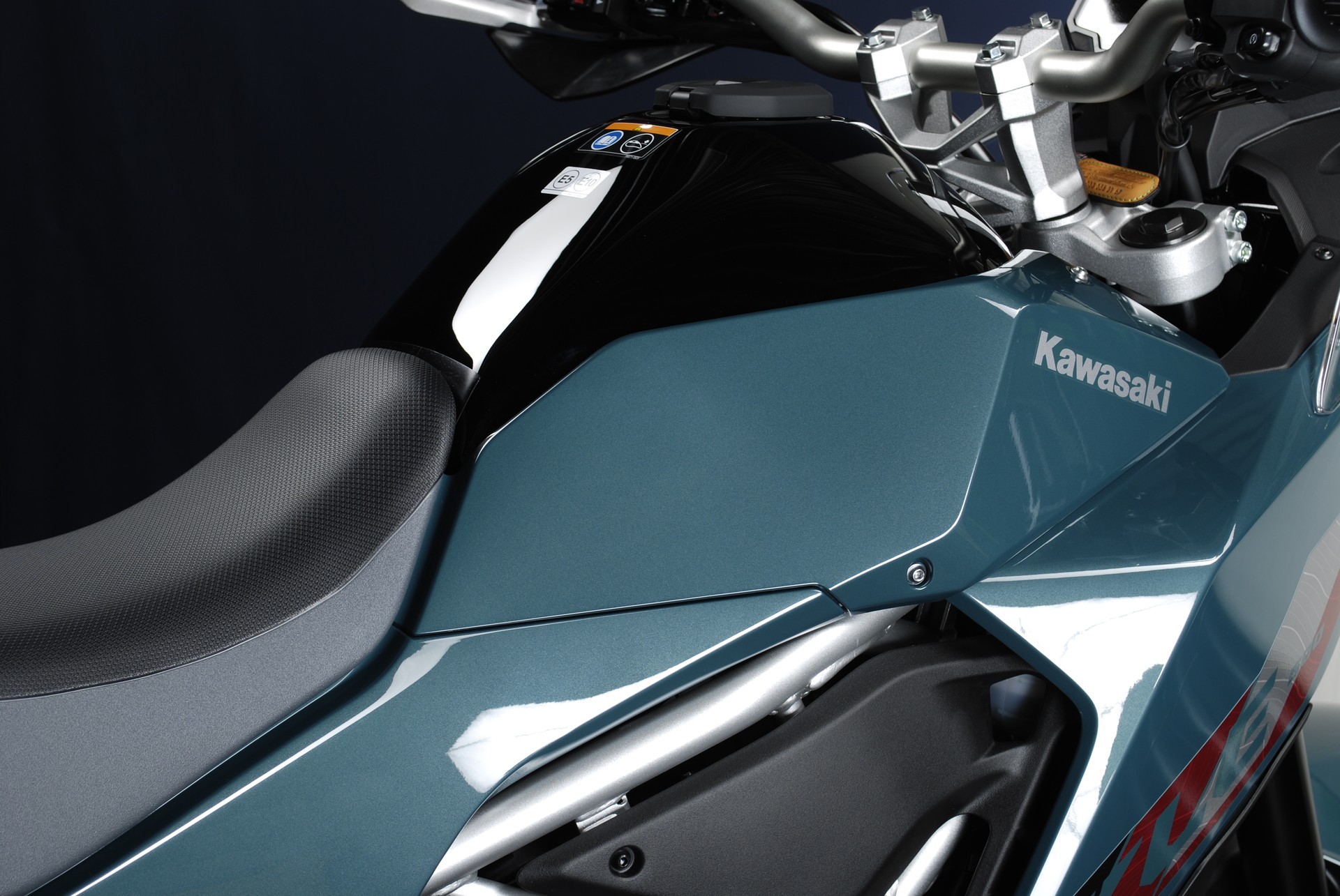 KAWASAKI KLE500 SE MY26-image-2