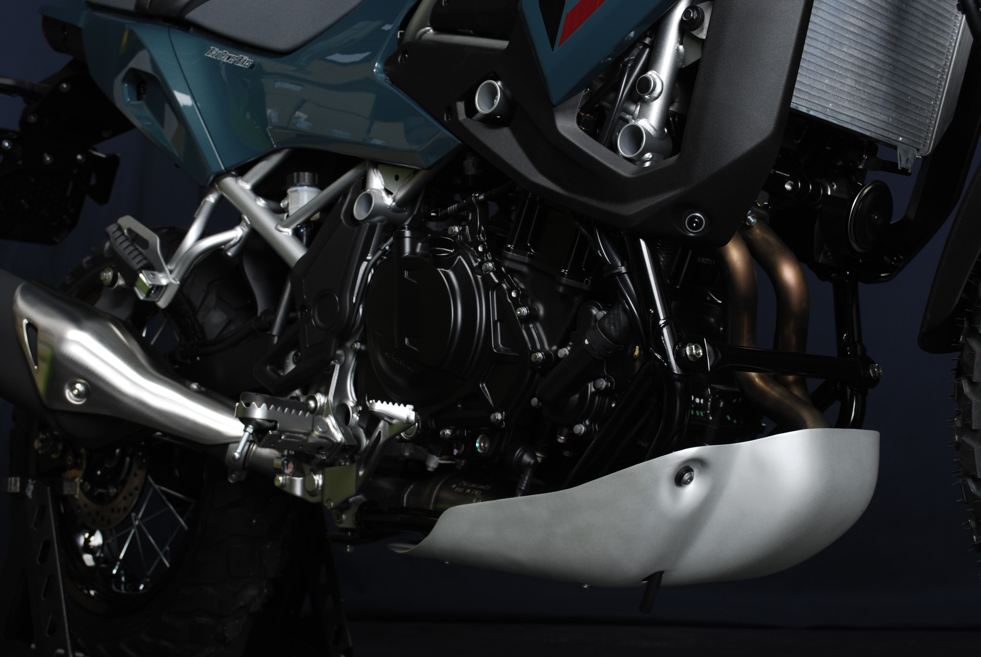 KAWASAKI KLE500 SE MY26-image-6