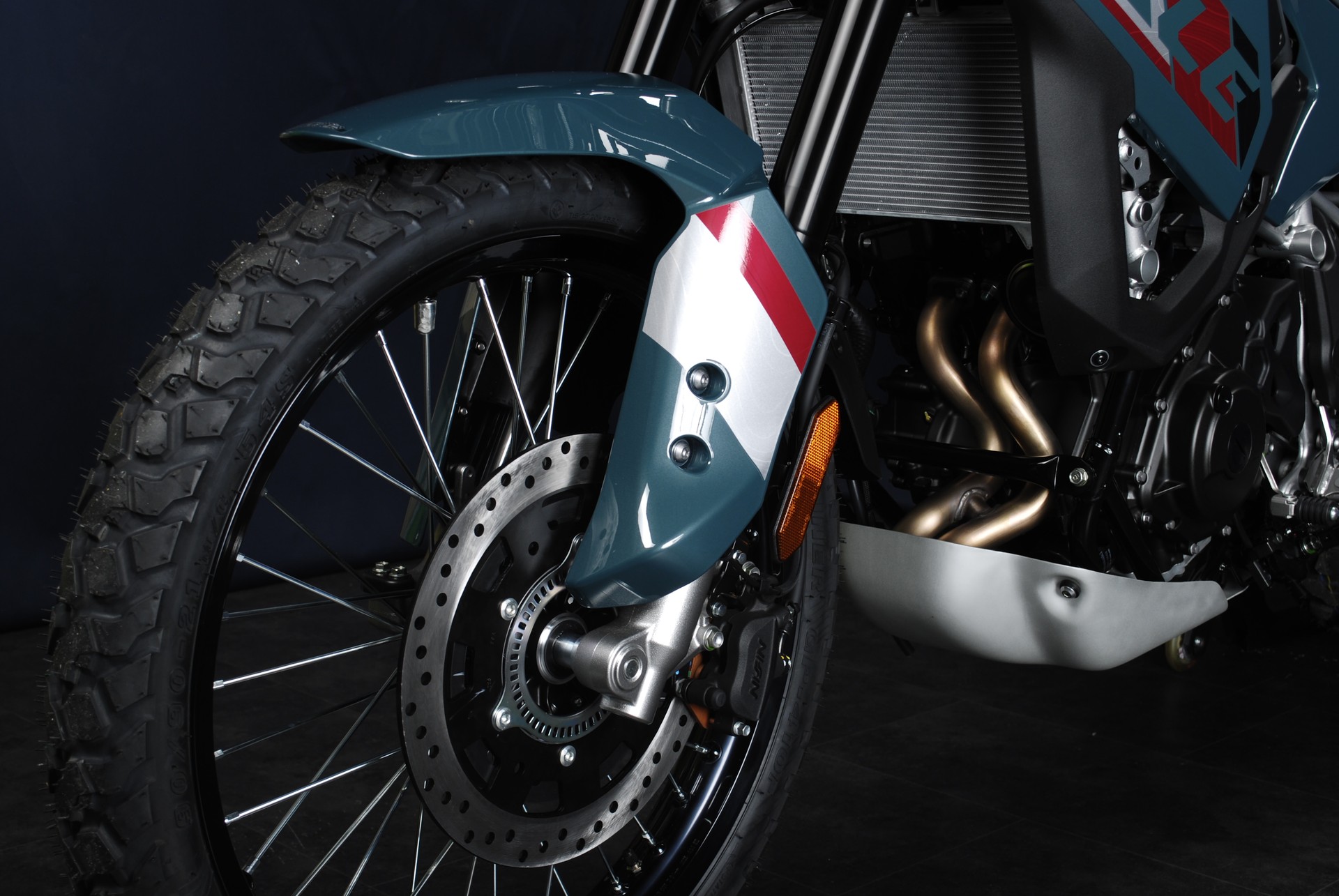 KAWASAKI KLE500 SE MY26-image-10