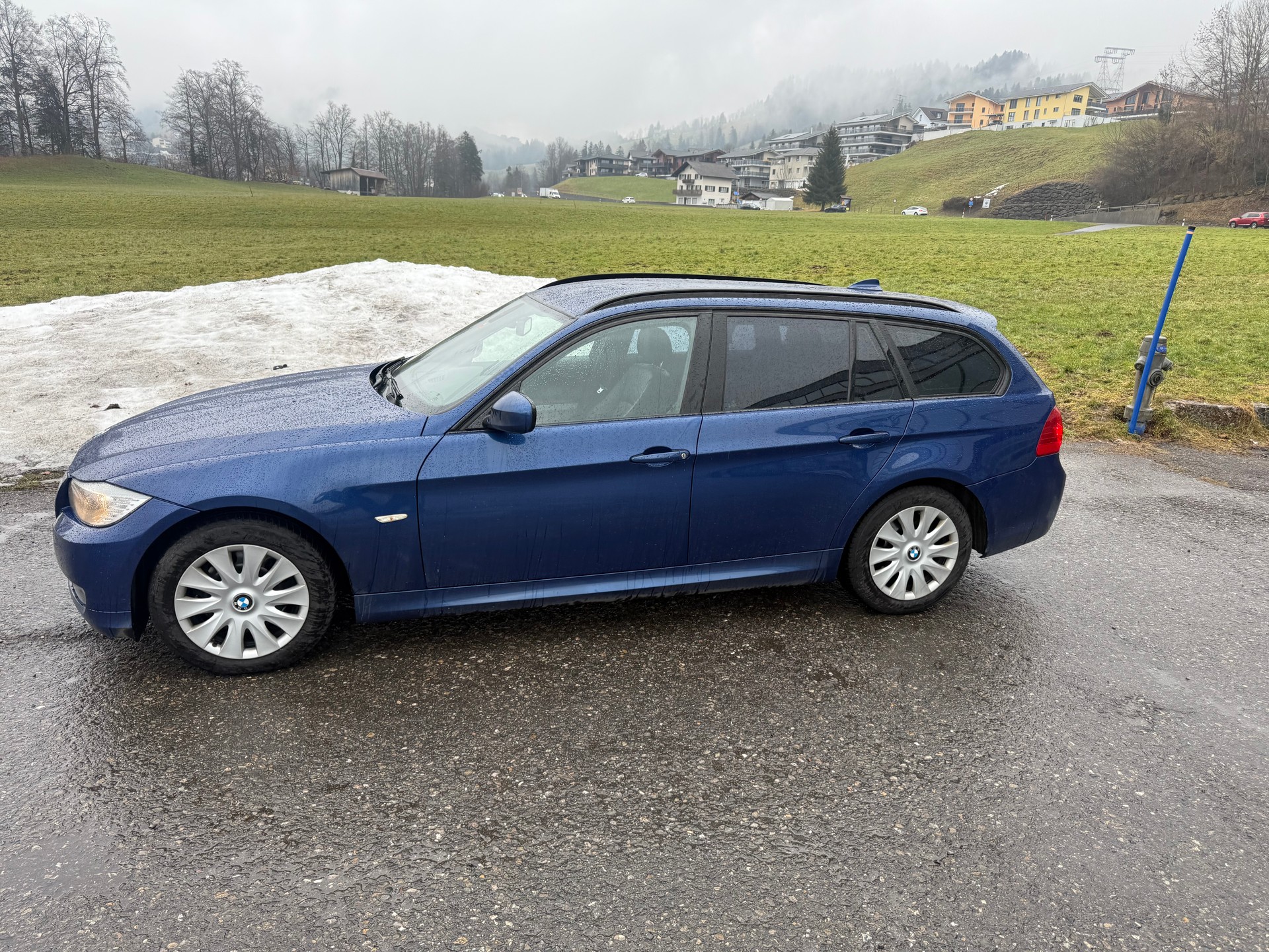 BMW 320d xDrive Touring-image-4