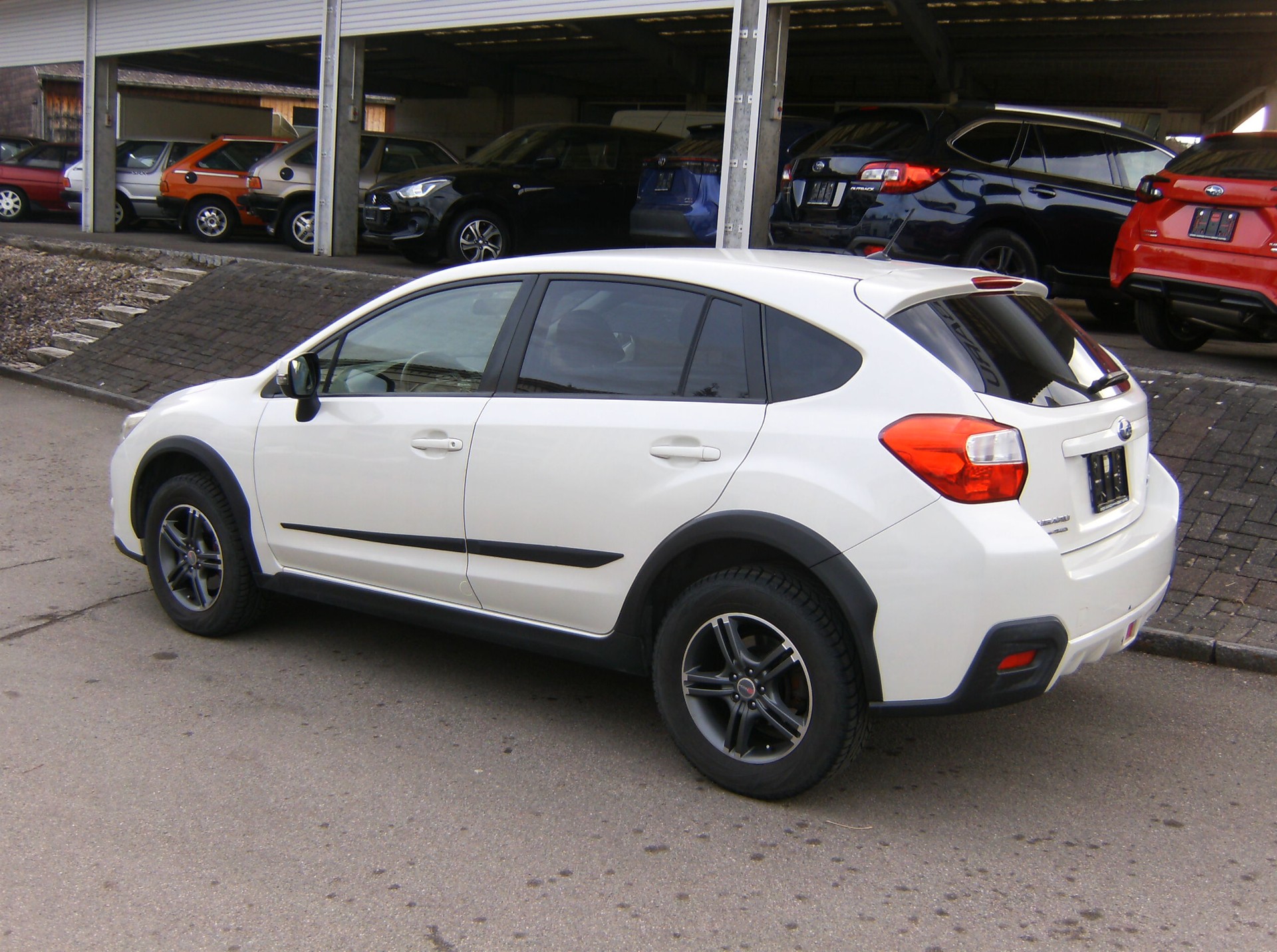 SUBARU XV 2.0 Swiss Two AWD CVT-showroom-element-2