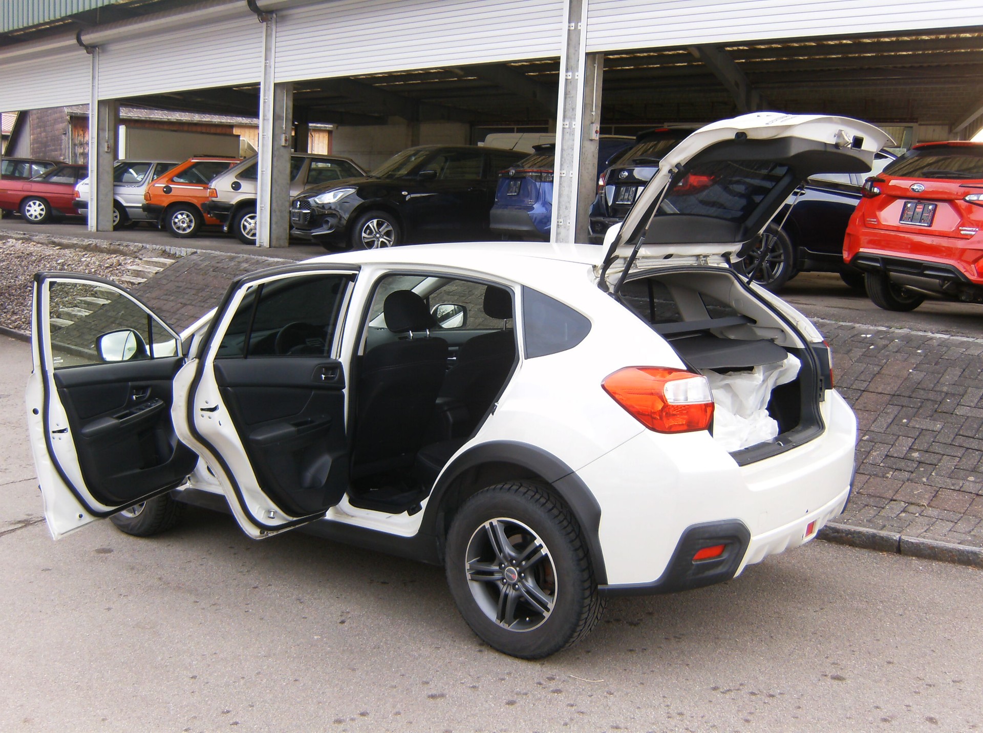 SUBARU XV 2.0 Swiss Two AWD CVT-image-4