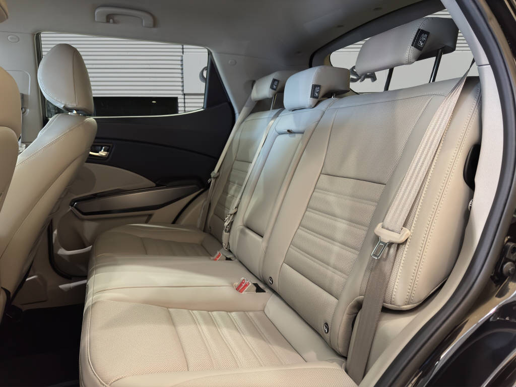 KGM-SsangYong Tivoli 1.5 T-Gdi Sapphire 4WD AT-image-9