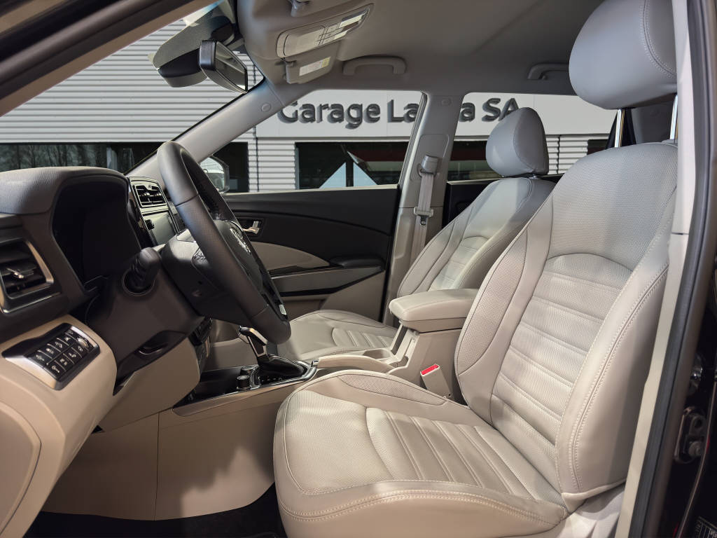 KGM-SsangYong Tivoli 1.5 T-Gdi Sapphire 4WD AT-image-7