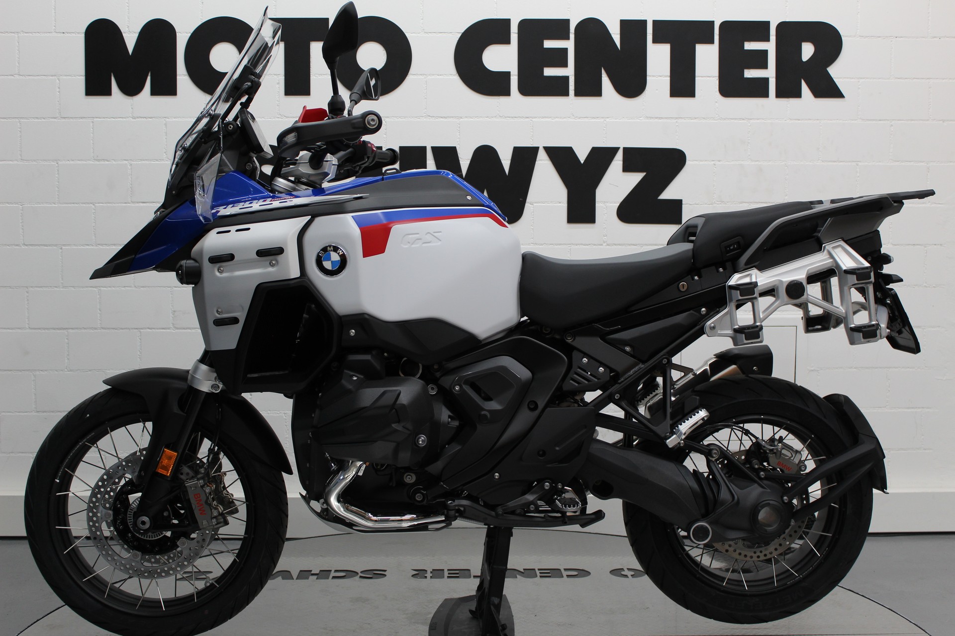 BMW R 1300 GS Adventure-image-3