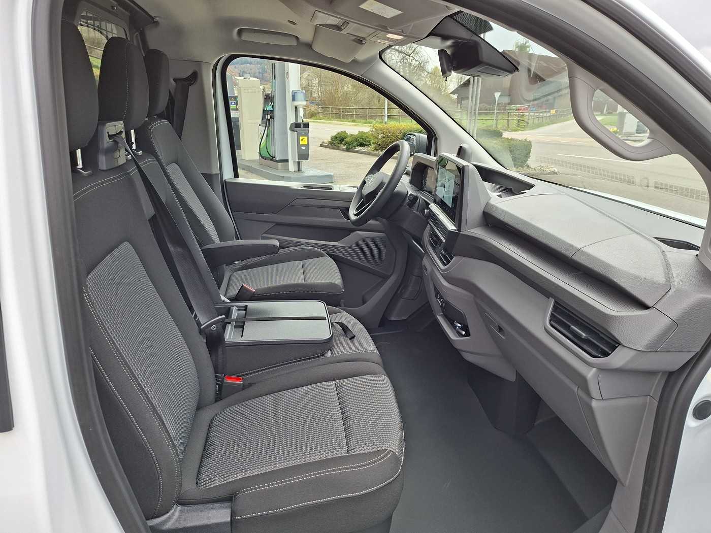 VW Transporter 2.0 TDI Automat-image-14