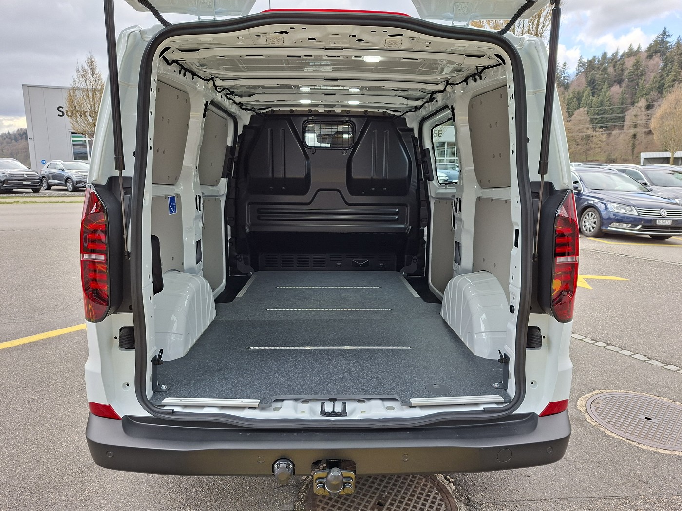 VW Transporter 2.0 TDI Automat-image-19