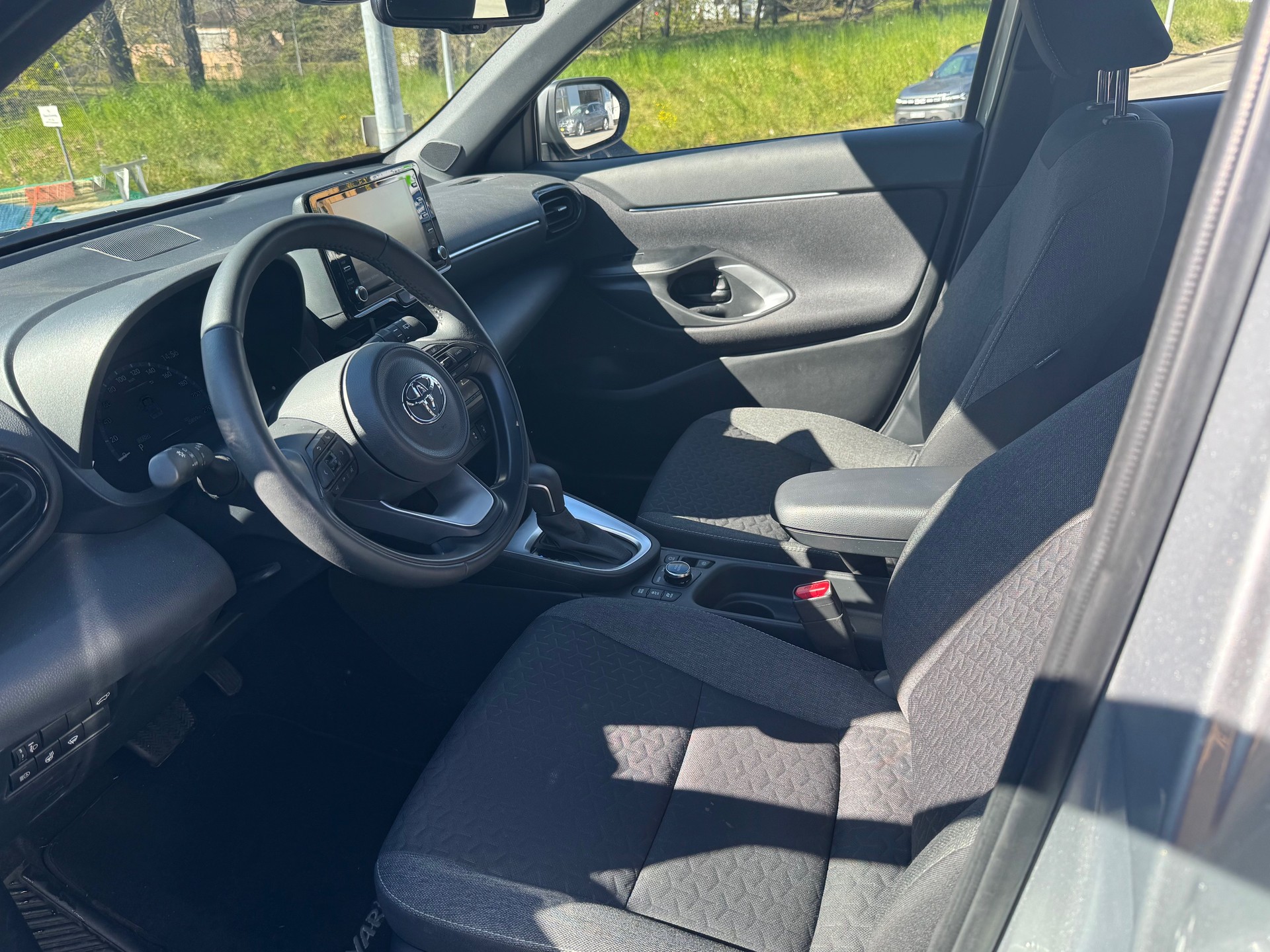 TOYOTA Yaris Cross 1.5 Trend e-CVT AWDi-image-9