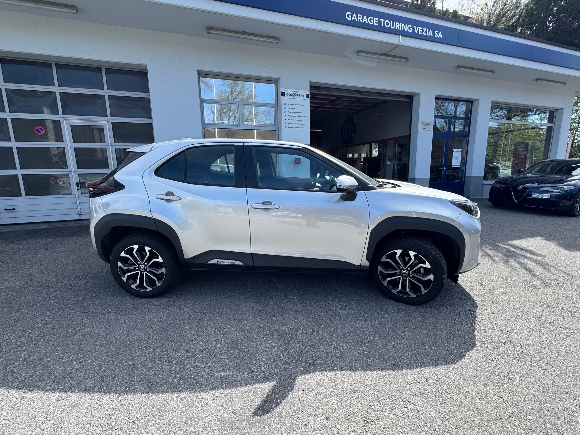 TOYOTA Yaris Cross 1.5 Trend e-CVT AWDi-showroom-element-3