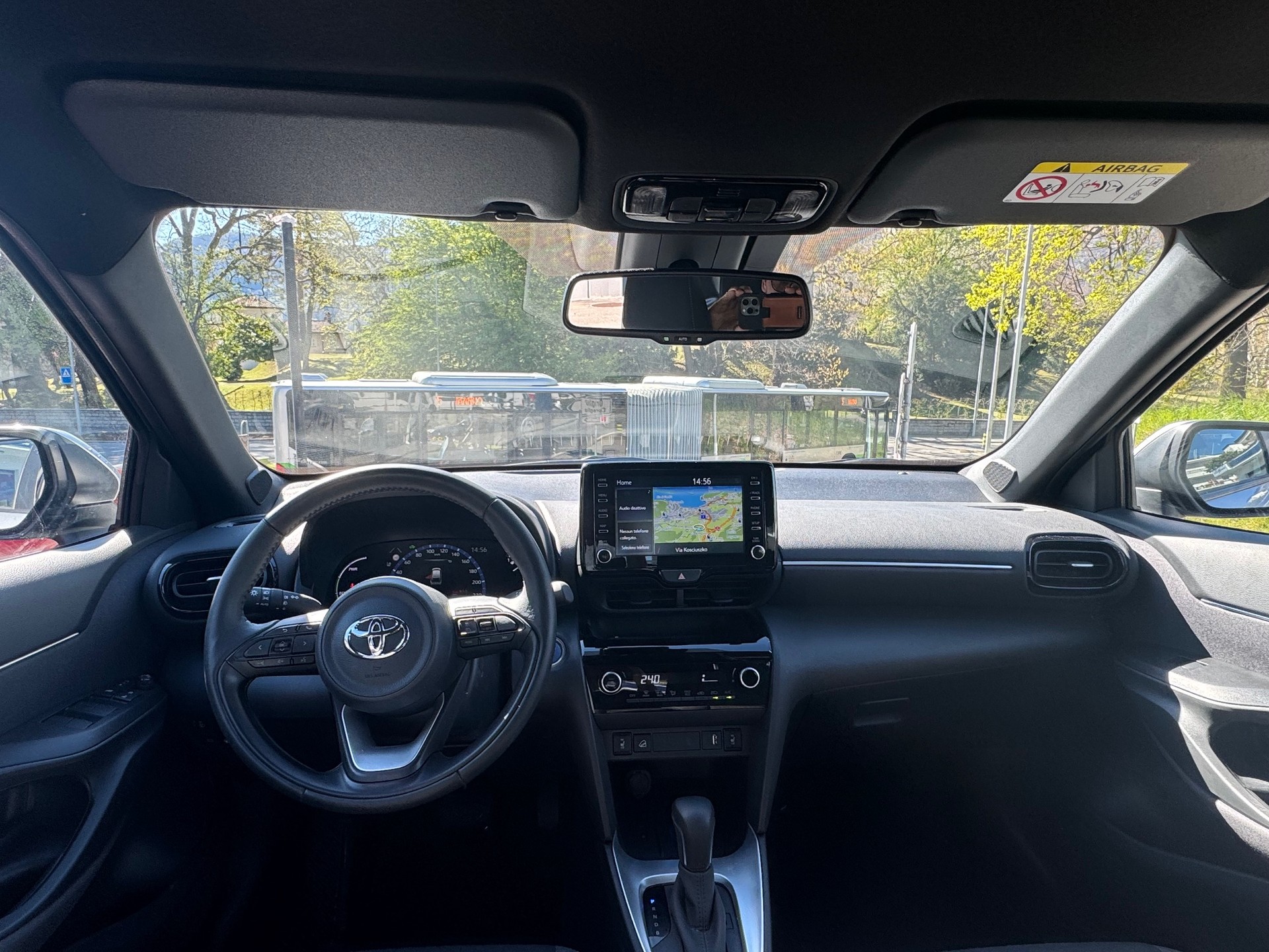 TOYOTA Yaris Cross 1.5 Trend e-CVT AWDi-image-8