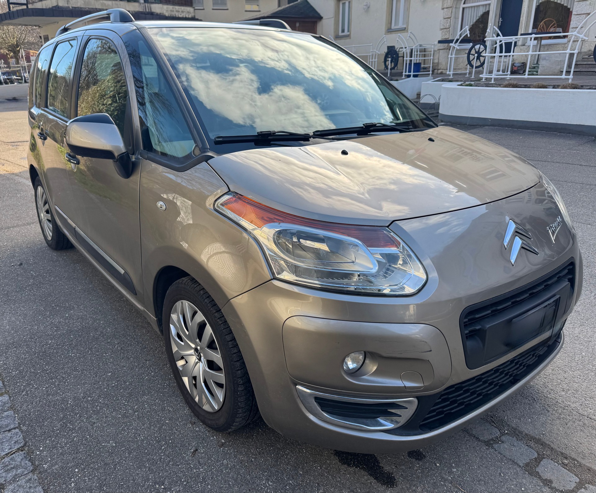 CITROEN C3 Picasso 1.6 HDi Swiss Style-image-2