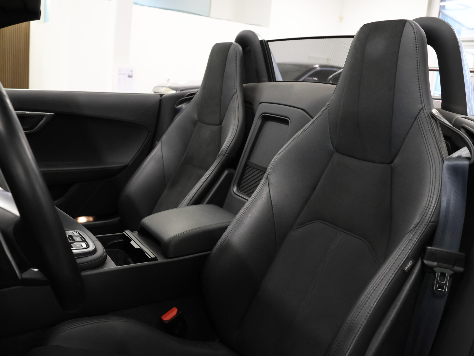 JAGUAR F-Type Convertible 3.0 V6 S/C Automatik *Meridian Soundsystem* *Gepäckträger* *Rückfahrkamera*-image-26