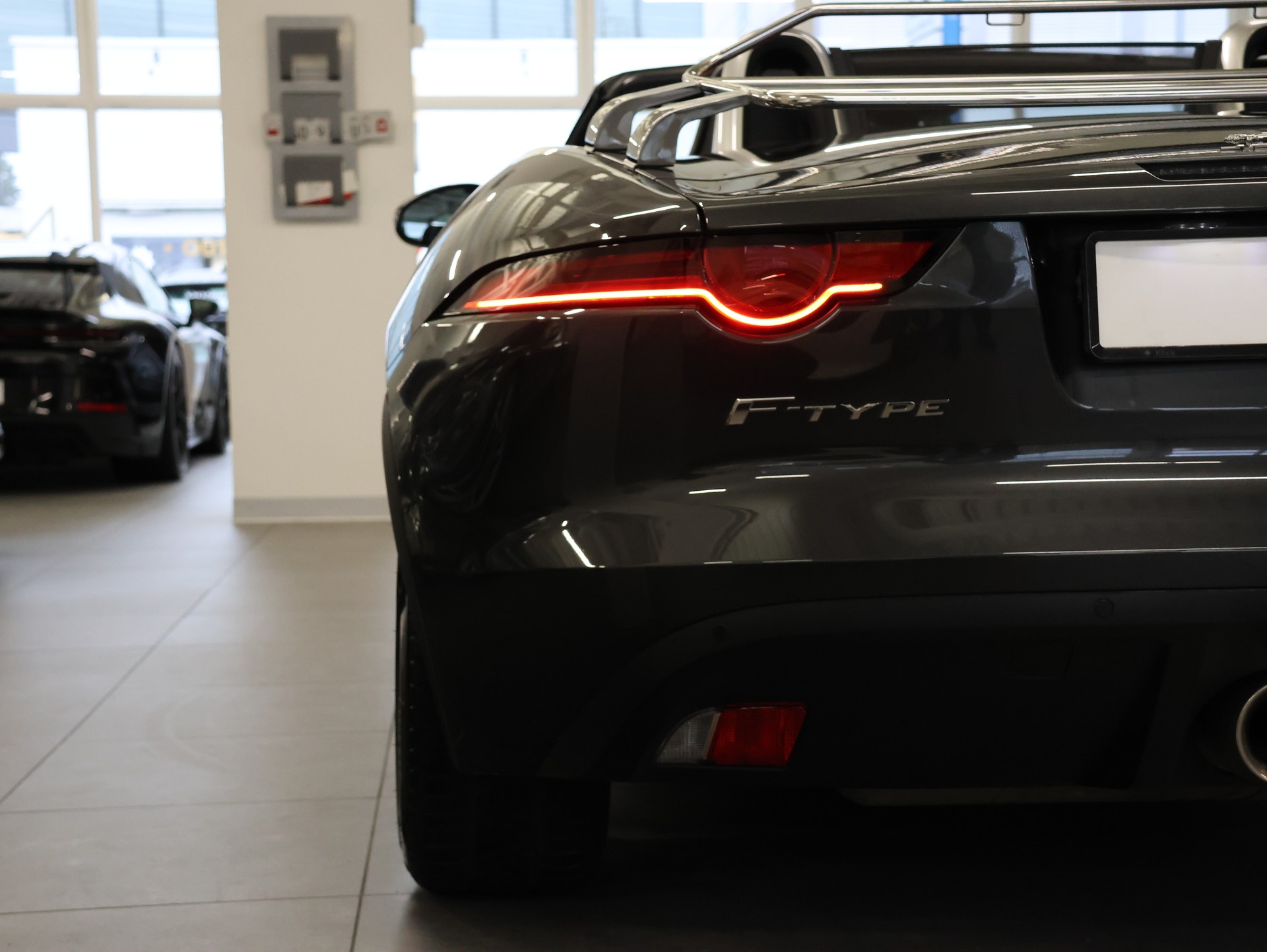 JAGUAR F-Type Convertible 3.0 V6 S/C Automatik *Meridian Soundsystem* *Gepäckträger* *Rückfahrkamera*-image-12