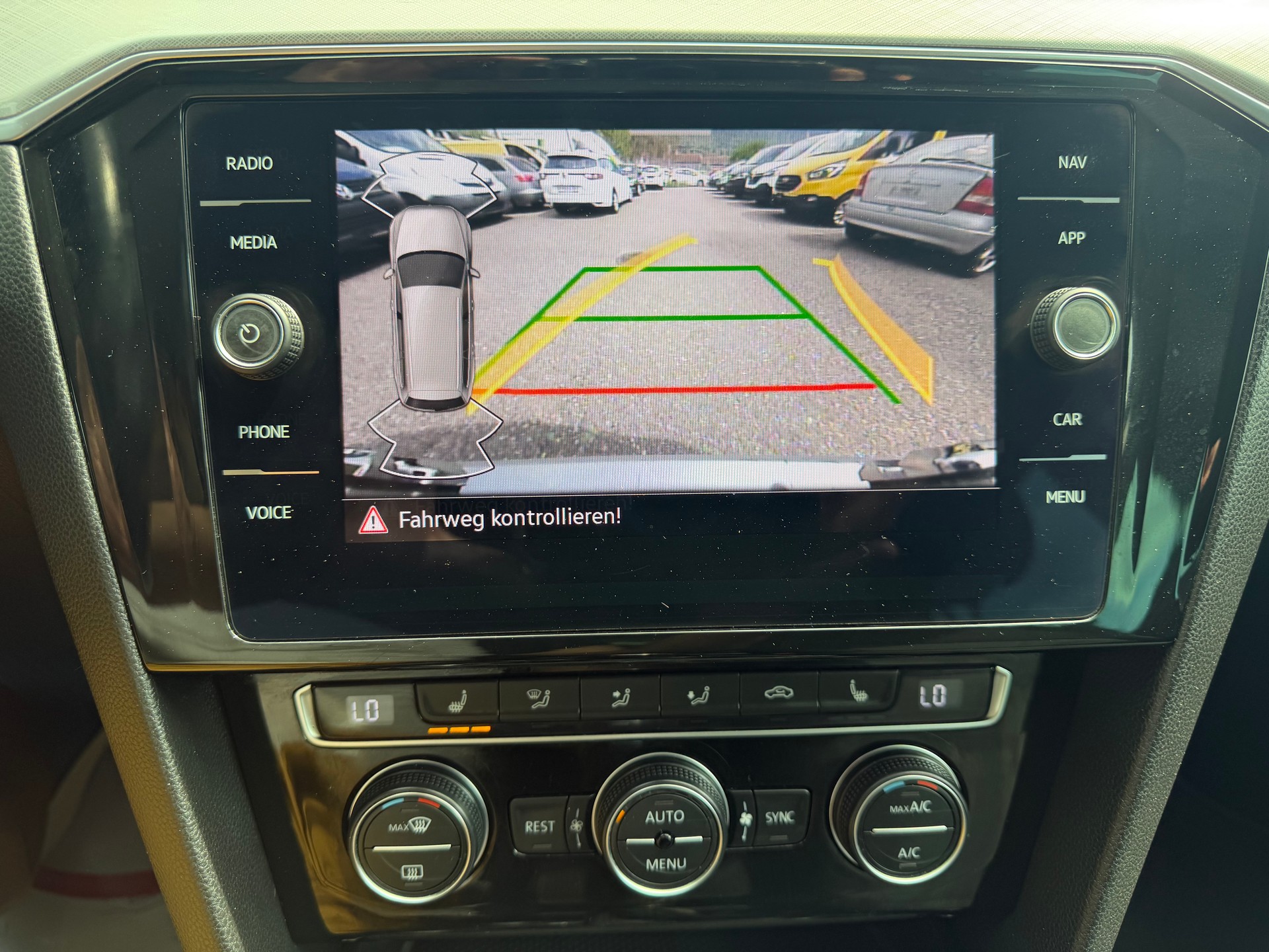 VW Passat Variant 1.6 TDI Business DSG * Gr. Navi * LED * Klima-auto * PDC V&H * RF-Kamera * Tempomat * LTZ MFK 29.05.2026 *-image-7