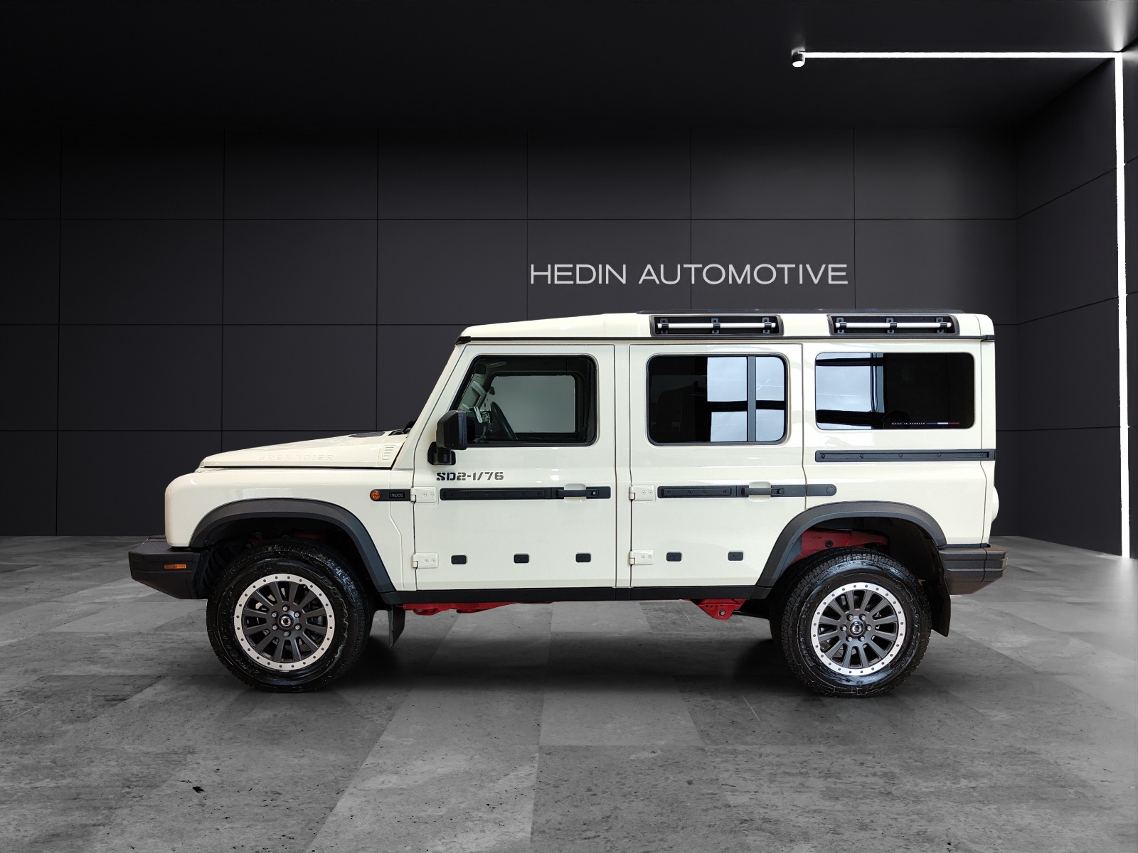 INEOS Grenadier 3.0D Fieldmaster Edition-showroom-element-1
