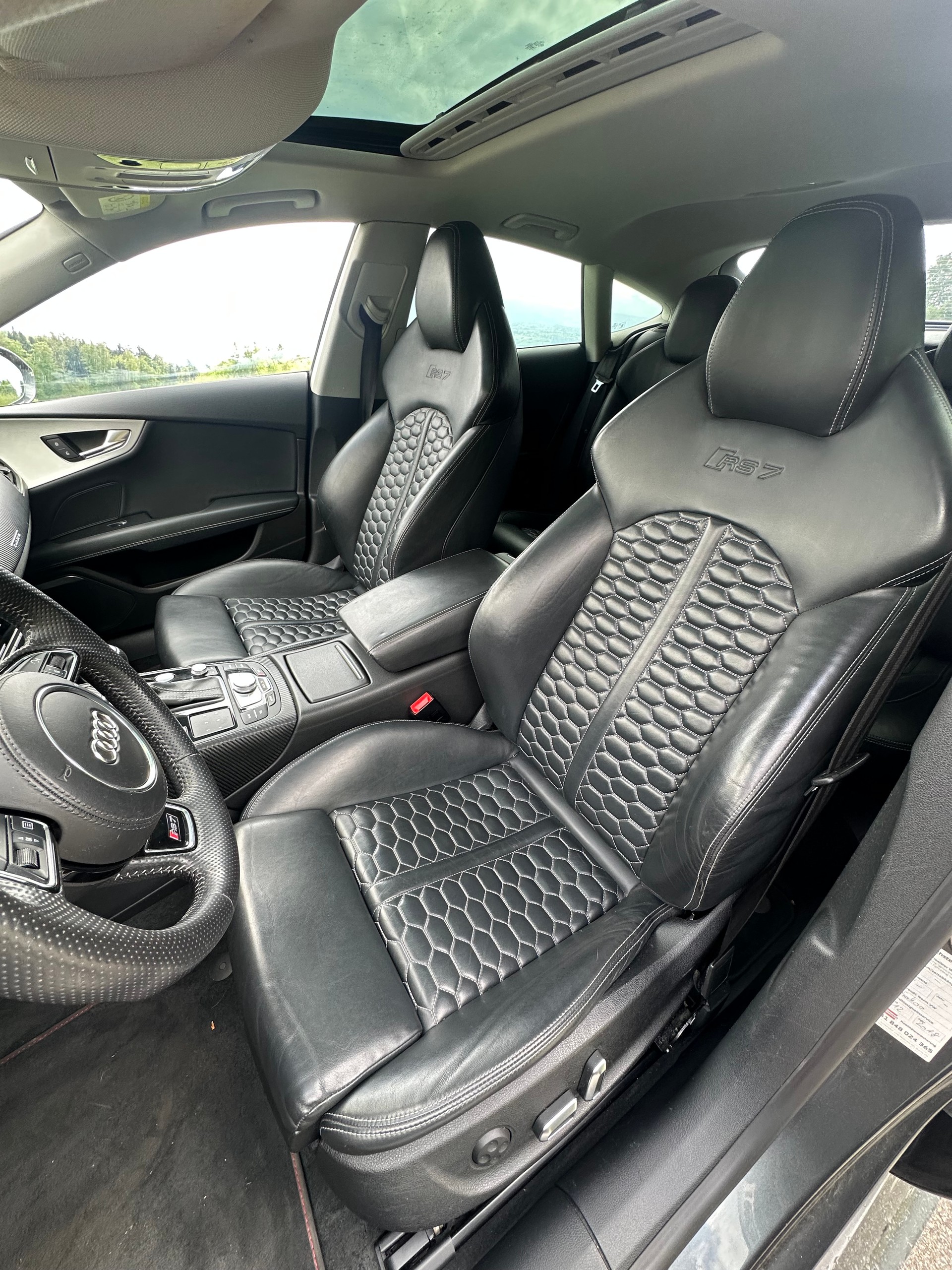 AUDI RS7 Sportback 4.0 TFSI V8 quattro S-tronic-image-8