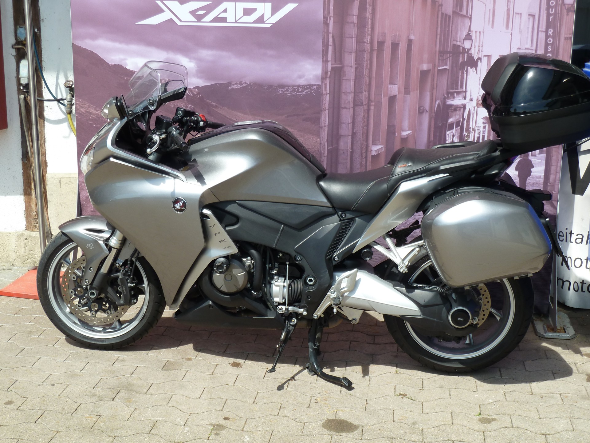 HONDA VFR 1200 FA-image-2