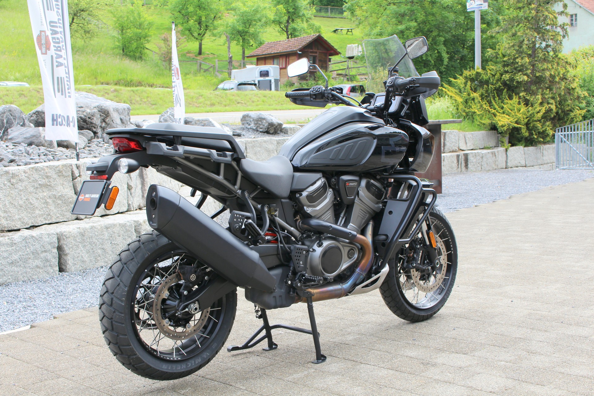 HARLEY-DAVIDSON RA Pan America 1250 Special-showroom-element-2