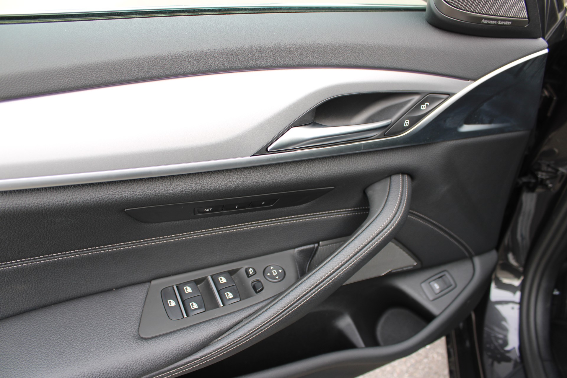 BMW 520d xDrive 48V Touring-image-8
