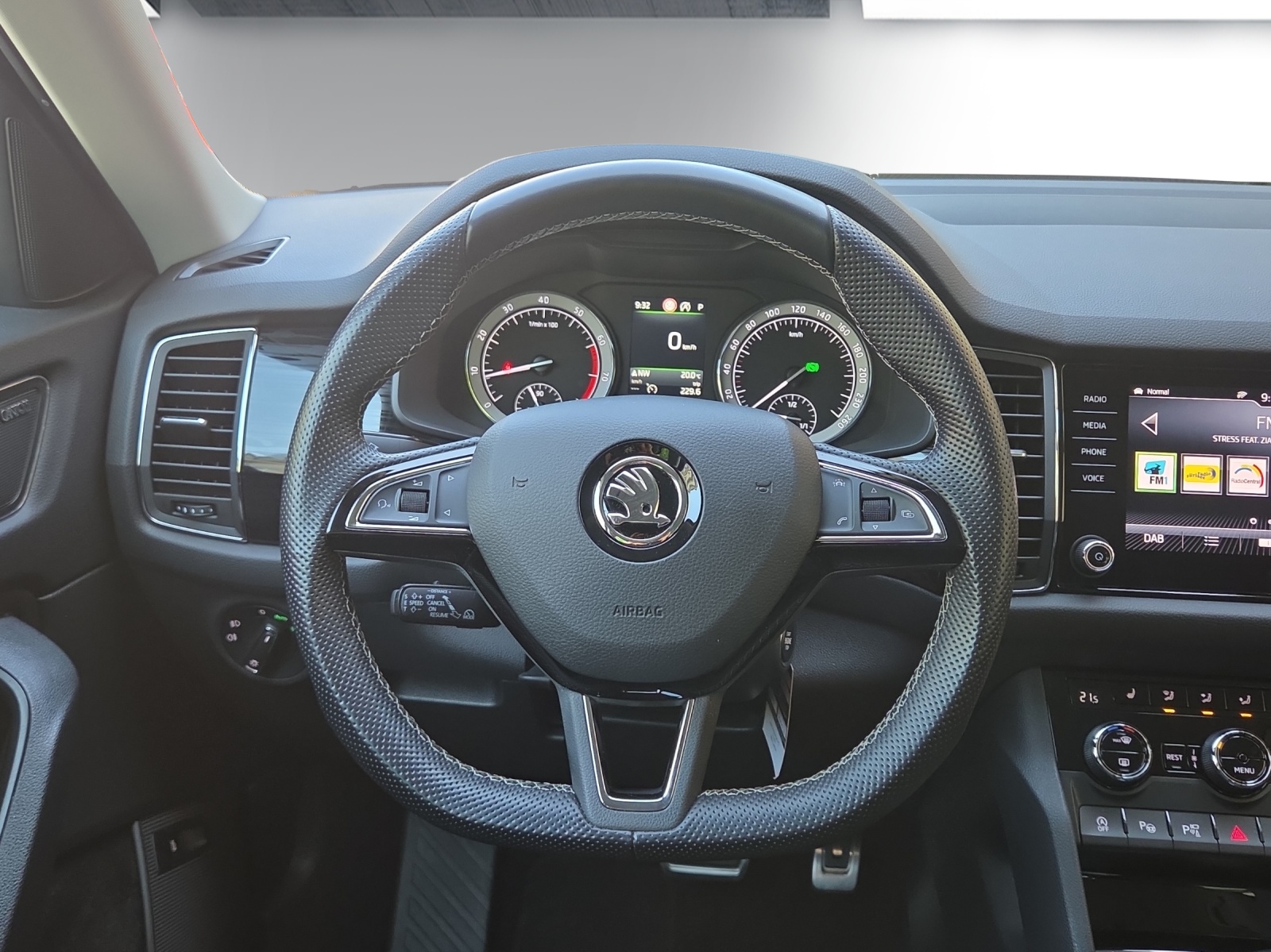 SKODA Kodiaq 2.0 TSI Style DSG 4x4-image-11
