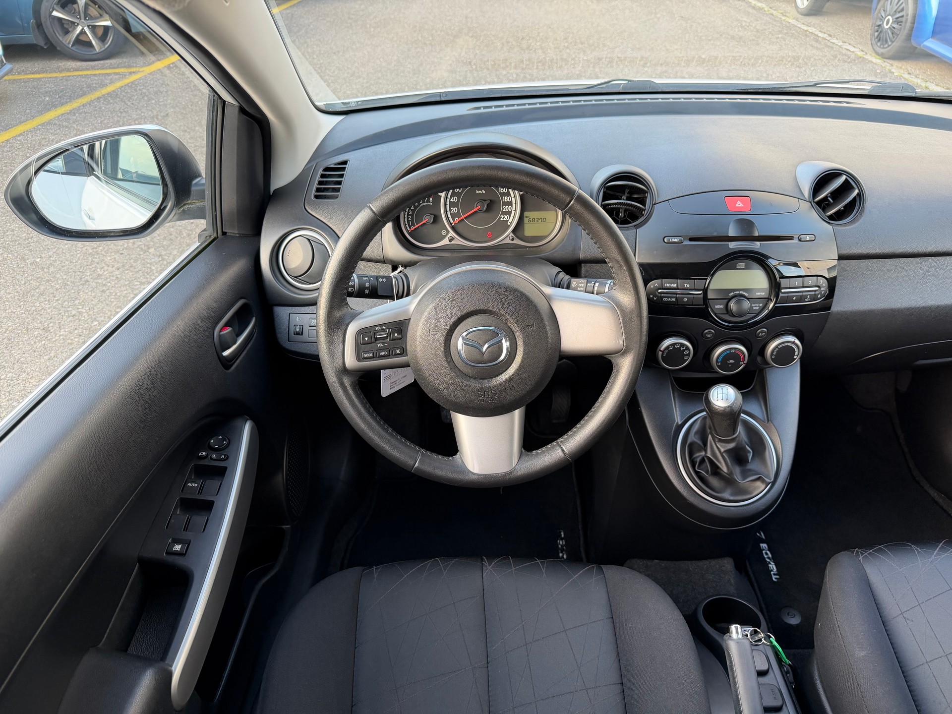MAZDA 2 1.3i 16V Exclusive-image-9