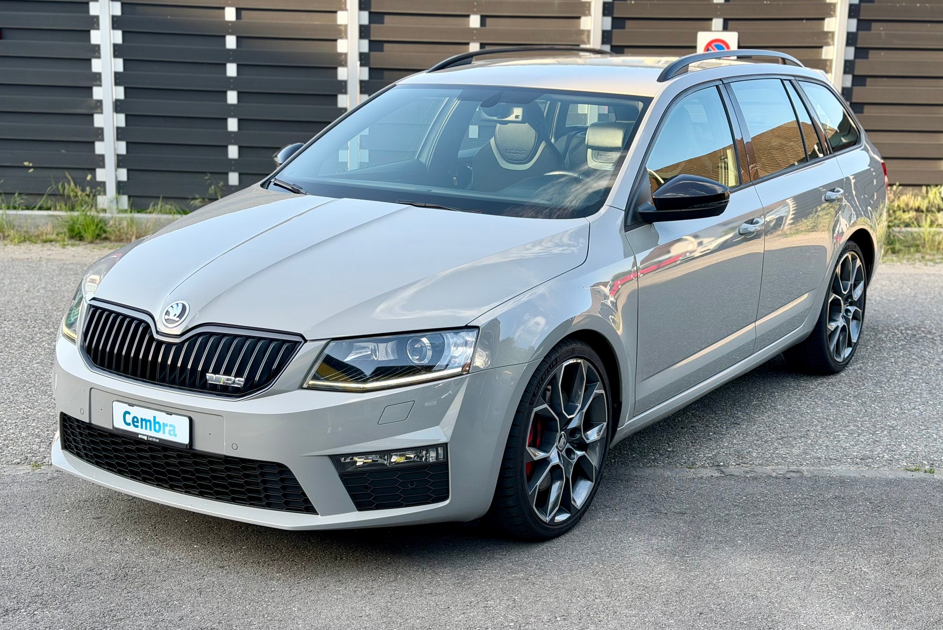 SKODA Octavia Combi 2.0 TSI RS-image-2