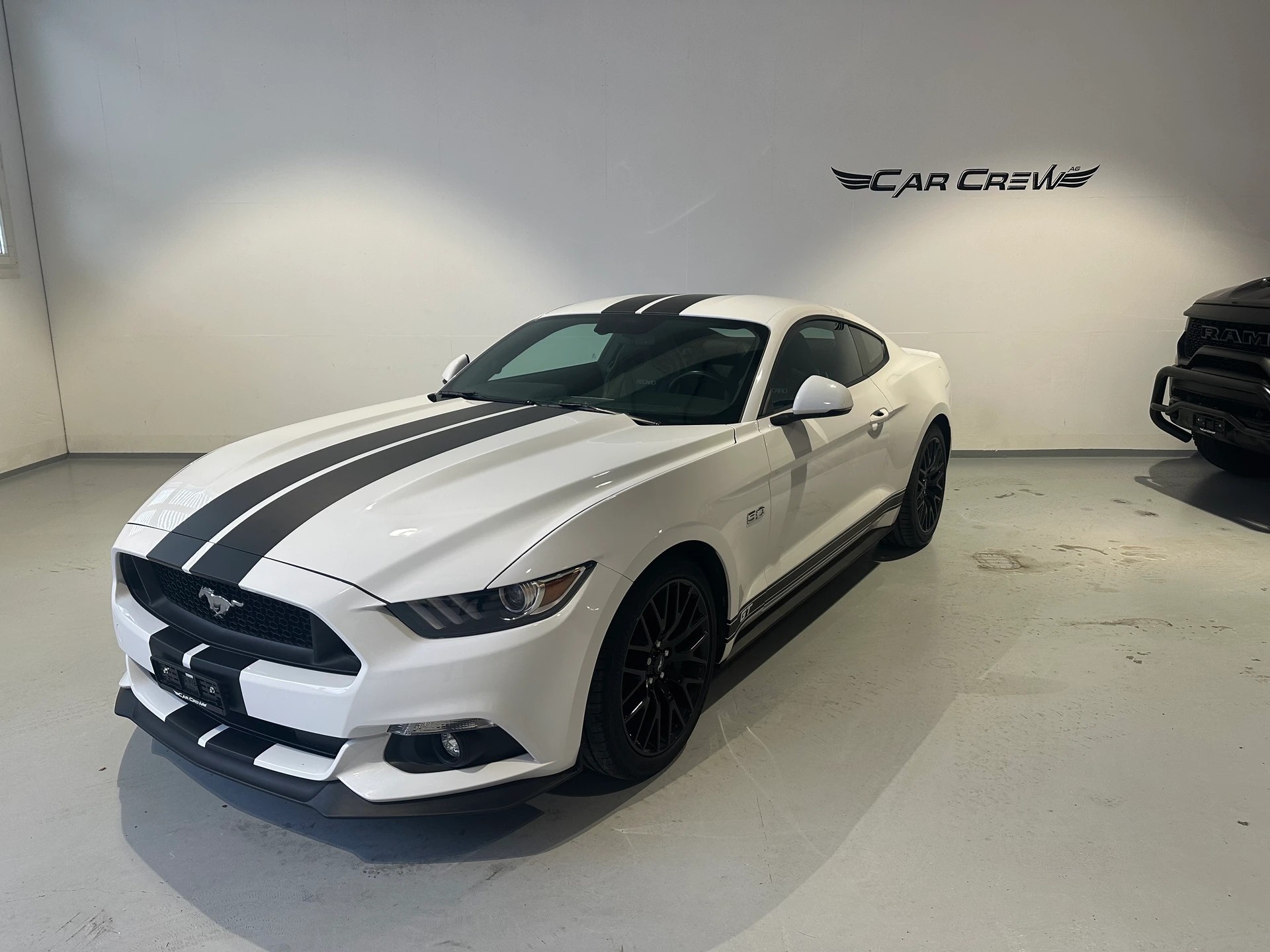 FORD Mustang Fastback 5.0 V8 GT Automat