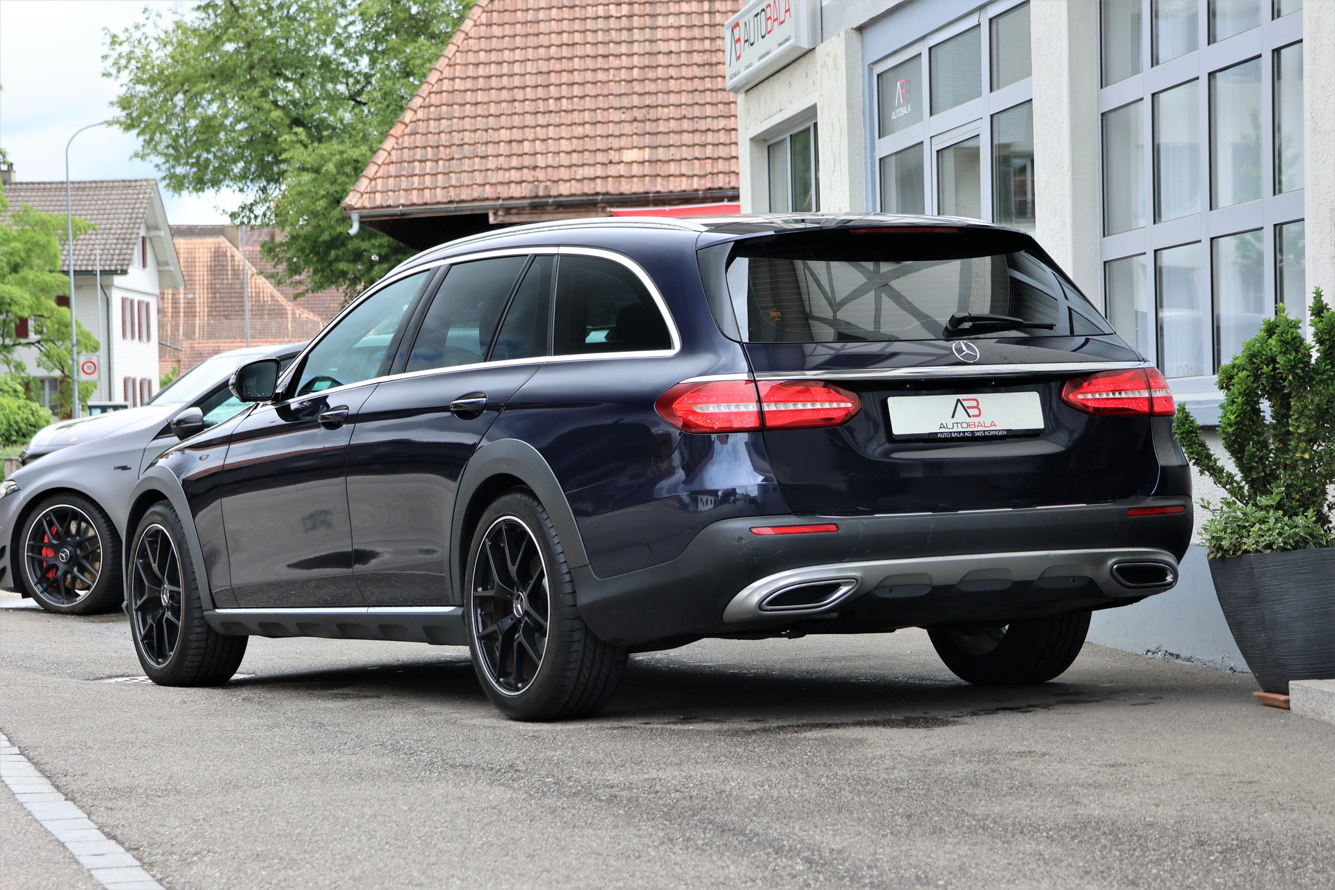 MERCEDES-BENZ E 220 d All-Terrain Avantgarde 4Matic 9G-Tronic (CH)-showroom-element-2