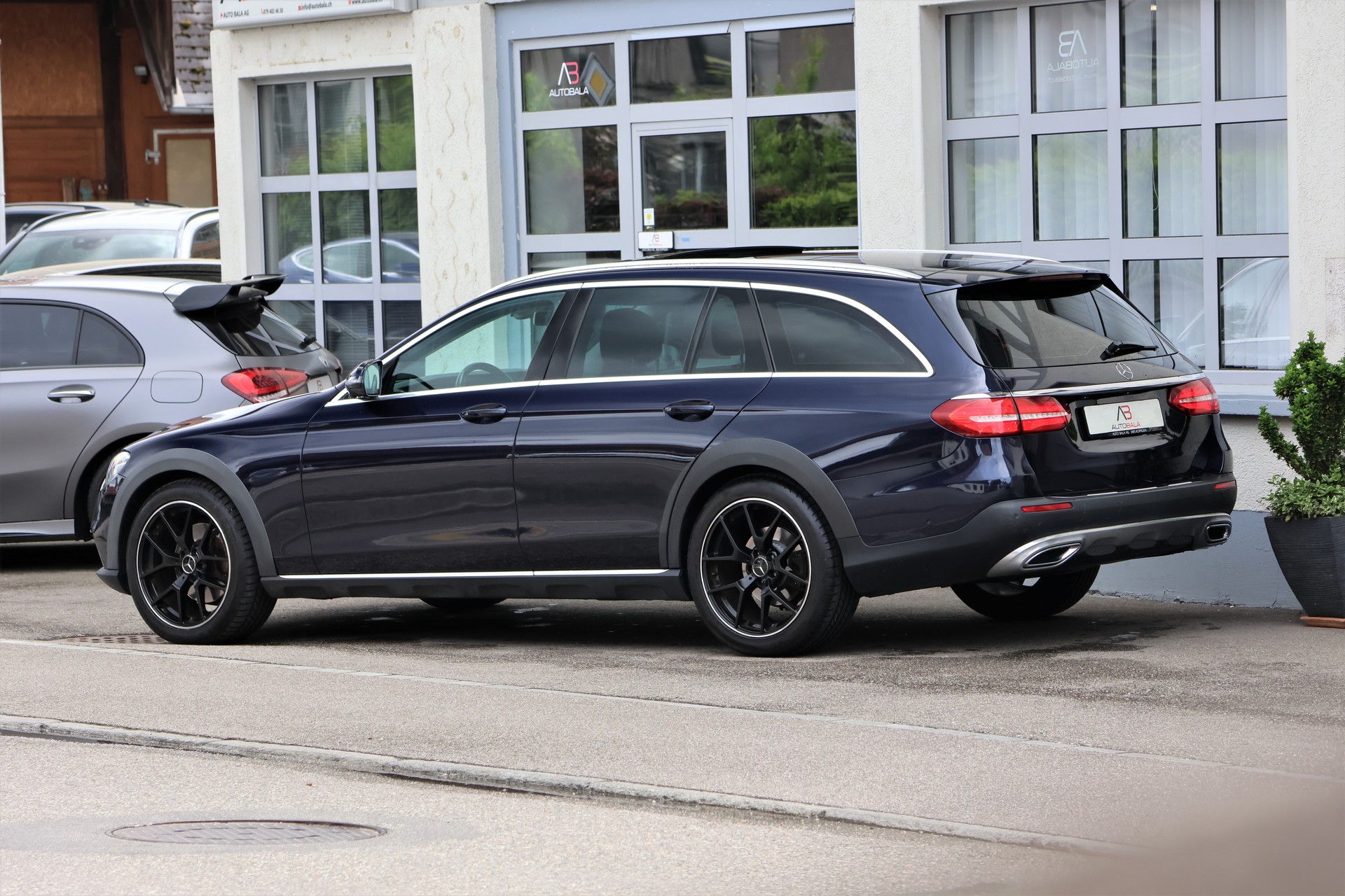 MERCEDES-BENZ E 220 d All-Terrain Avantgarde 4Matic 9G-Tronic (CH)-image-4