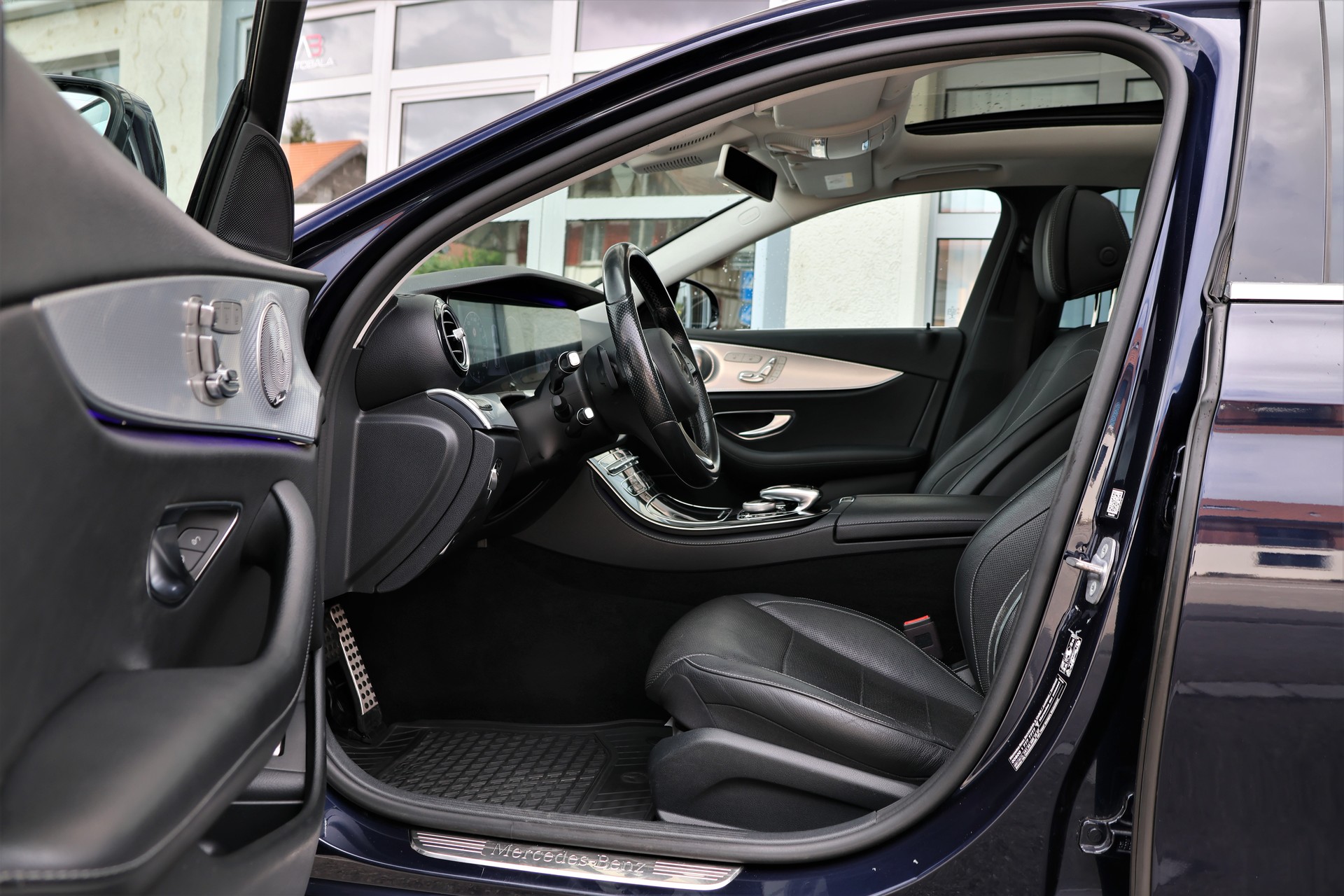 MERCEDES-BENZ E 220 d All-Terrain Avantgarde 4Matic 9G-Tronic (CH)-image-8
