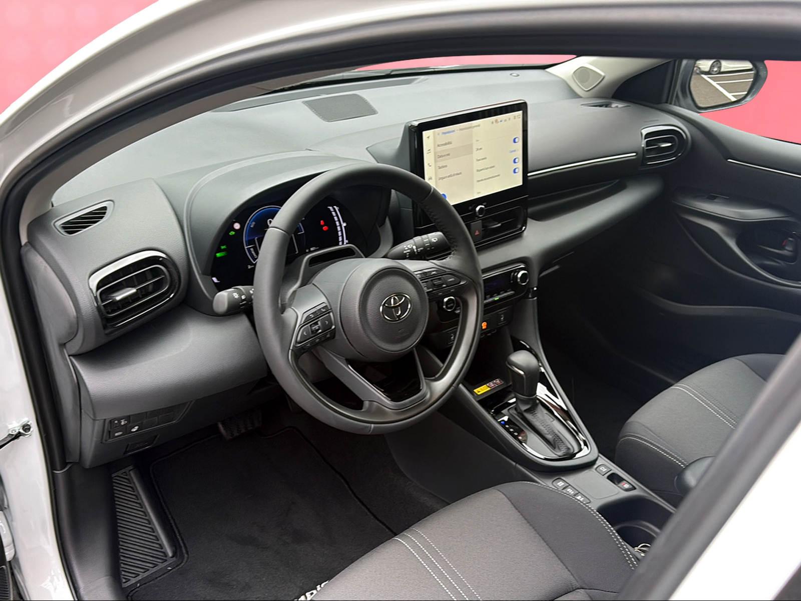 TOYOTA Yaris 1.5 VVT-i HSD Trend-image-4