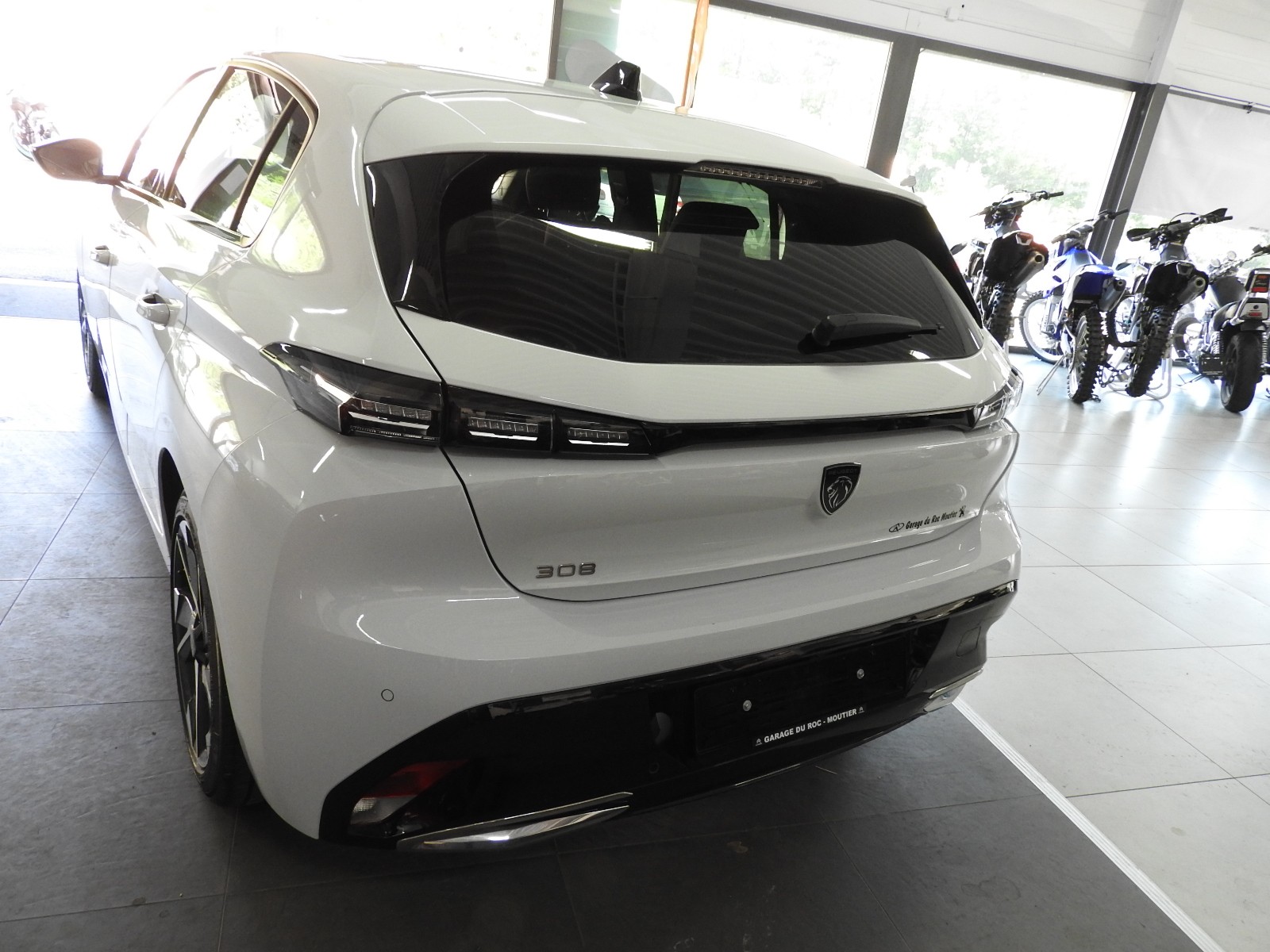 PEUGEOT 308 1.2 turbo 130 cv Allure-image-3