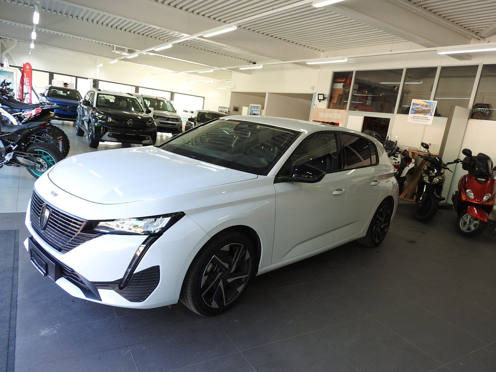 PEUGEOT 308 1.2 turbo 130 cv Allure-image-5