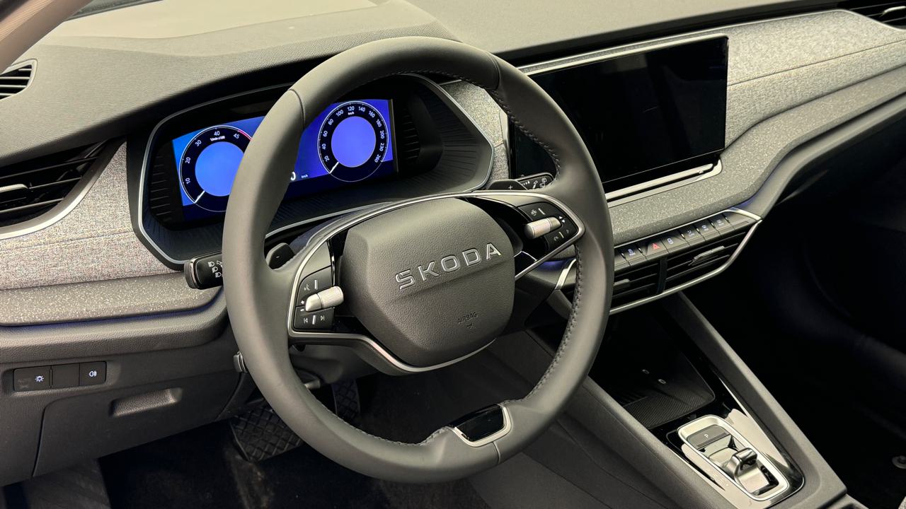 SKODA Octavia Combi 2.0 TDI DSG Selection-image-6