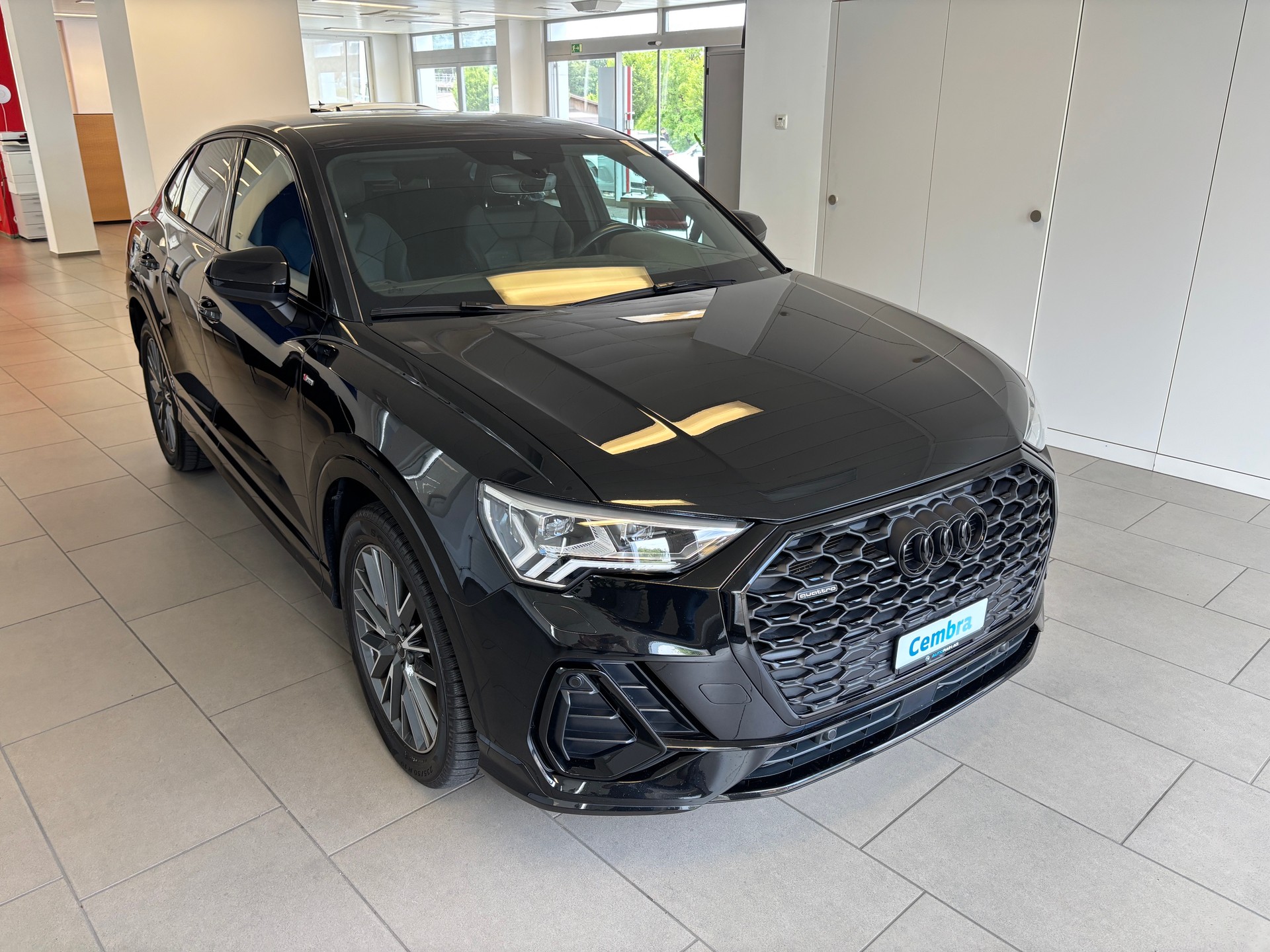 AUDI Q3 Sportback 40 TDI S line quattro S-tronic-showroom-element-1