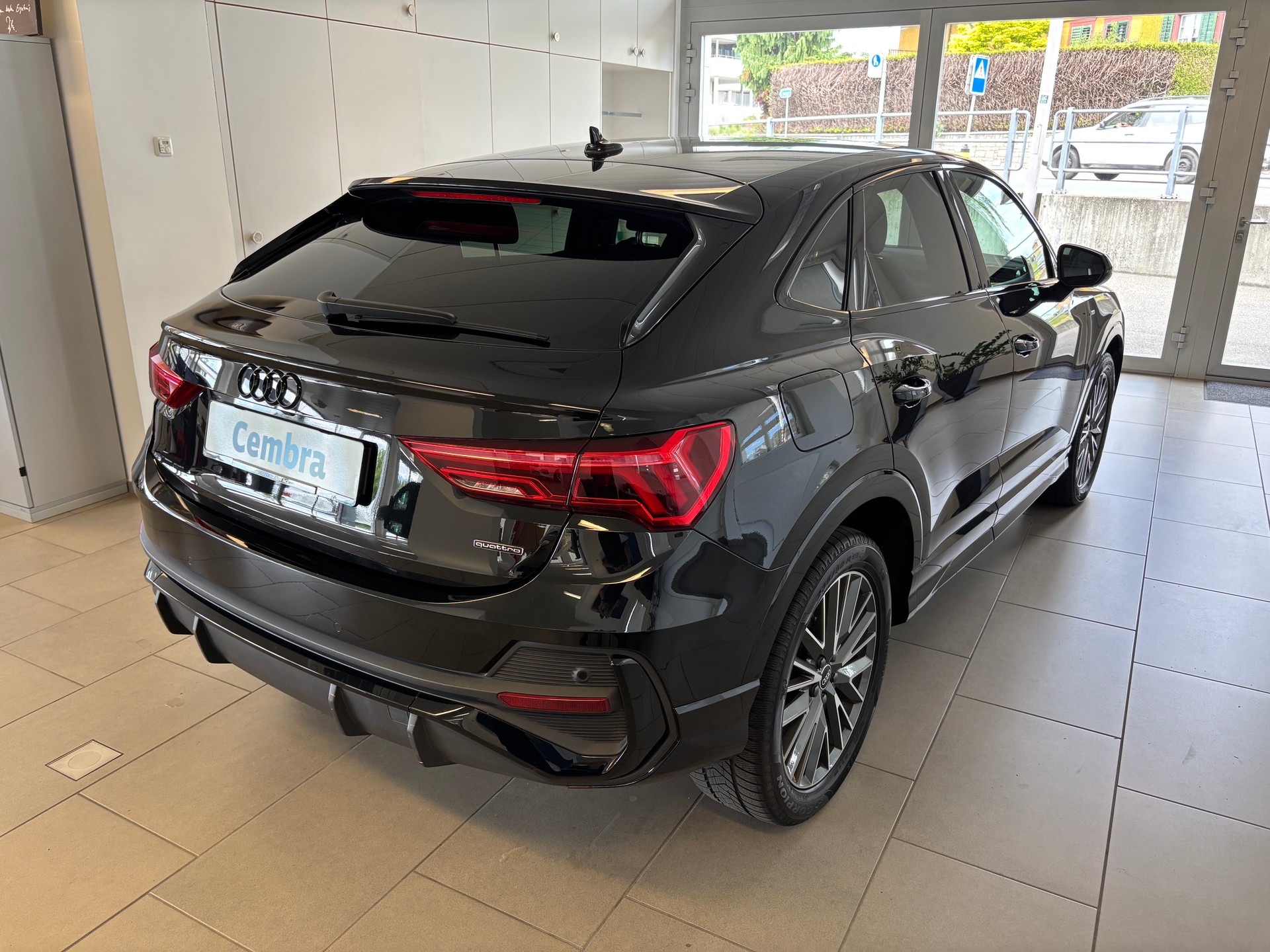 AUDI Q3 Sportback 40 TDI S line quattro S-tronic-showroom-element-2
