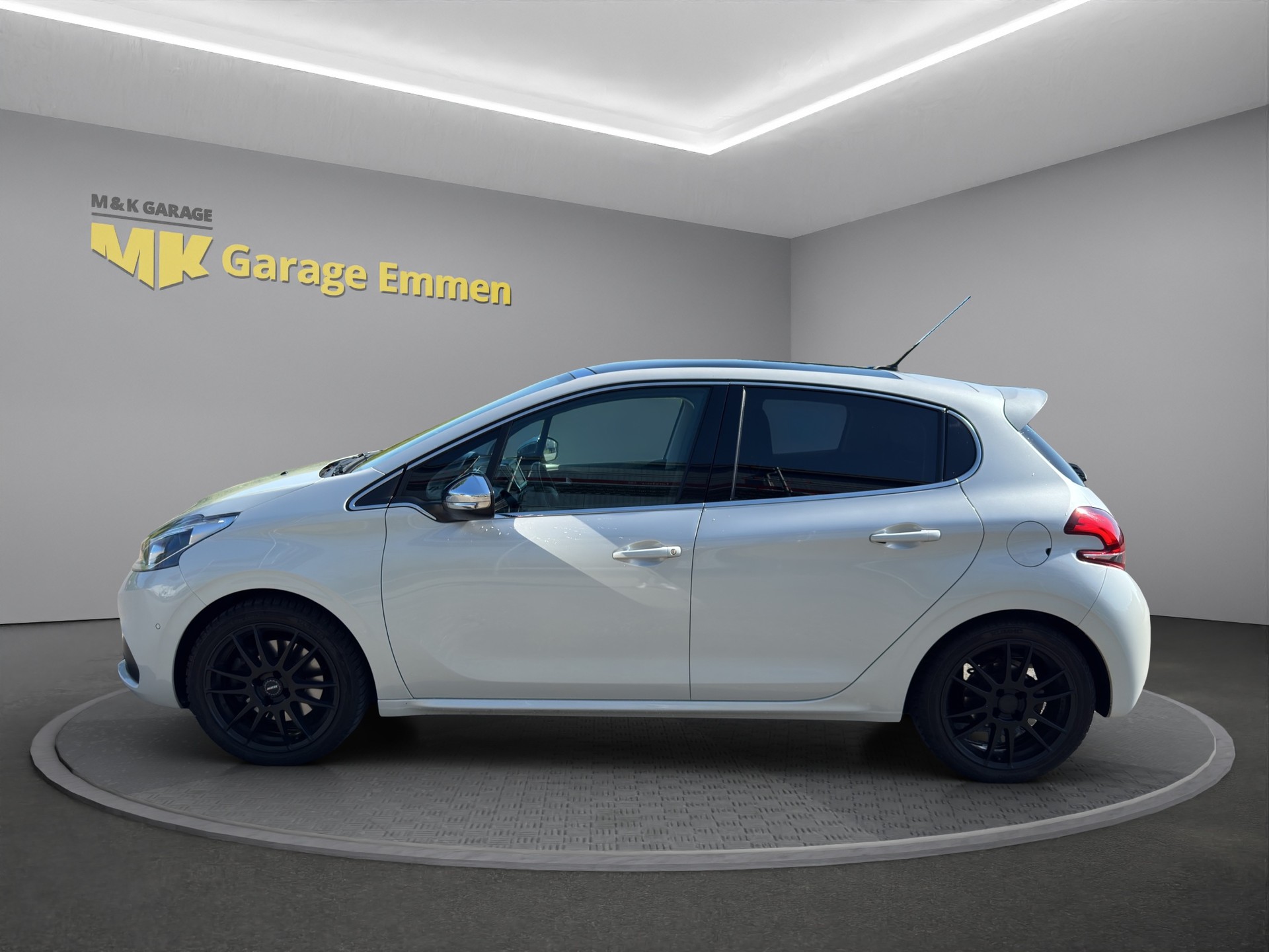 PEUGEOT 208 1.6 THP Allure STT-showroom-element-1