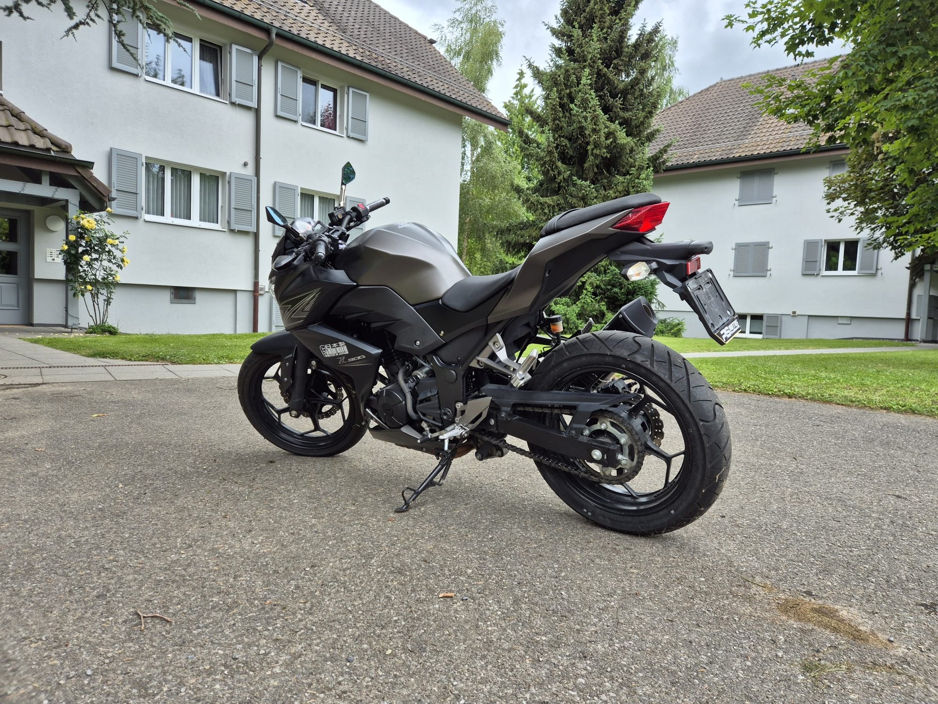KAWASAKI Z 300 ABS-image-1