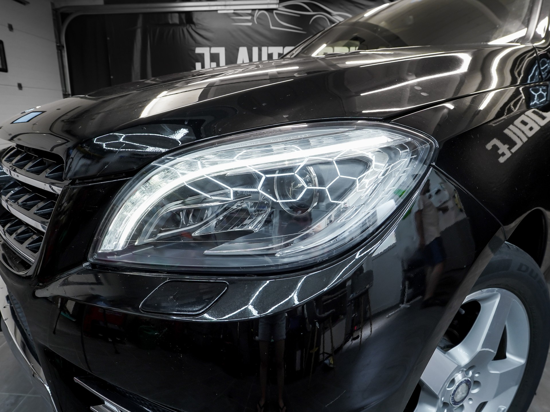 MERCEDES-BENZ ML 350 BlueTEC Executive 4Matic 7G-Tronic-showroom-element-3