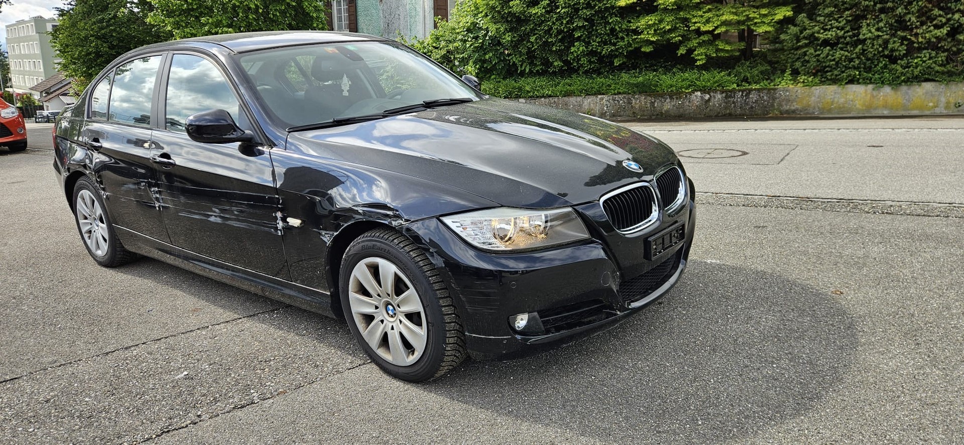 BMW 318i Dynamic Edition-image-3