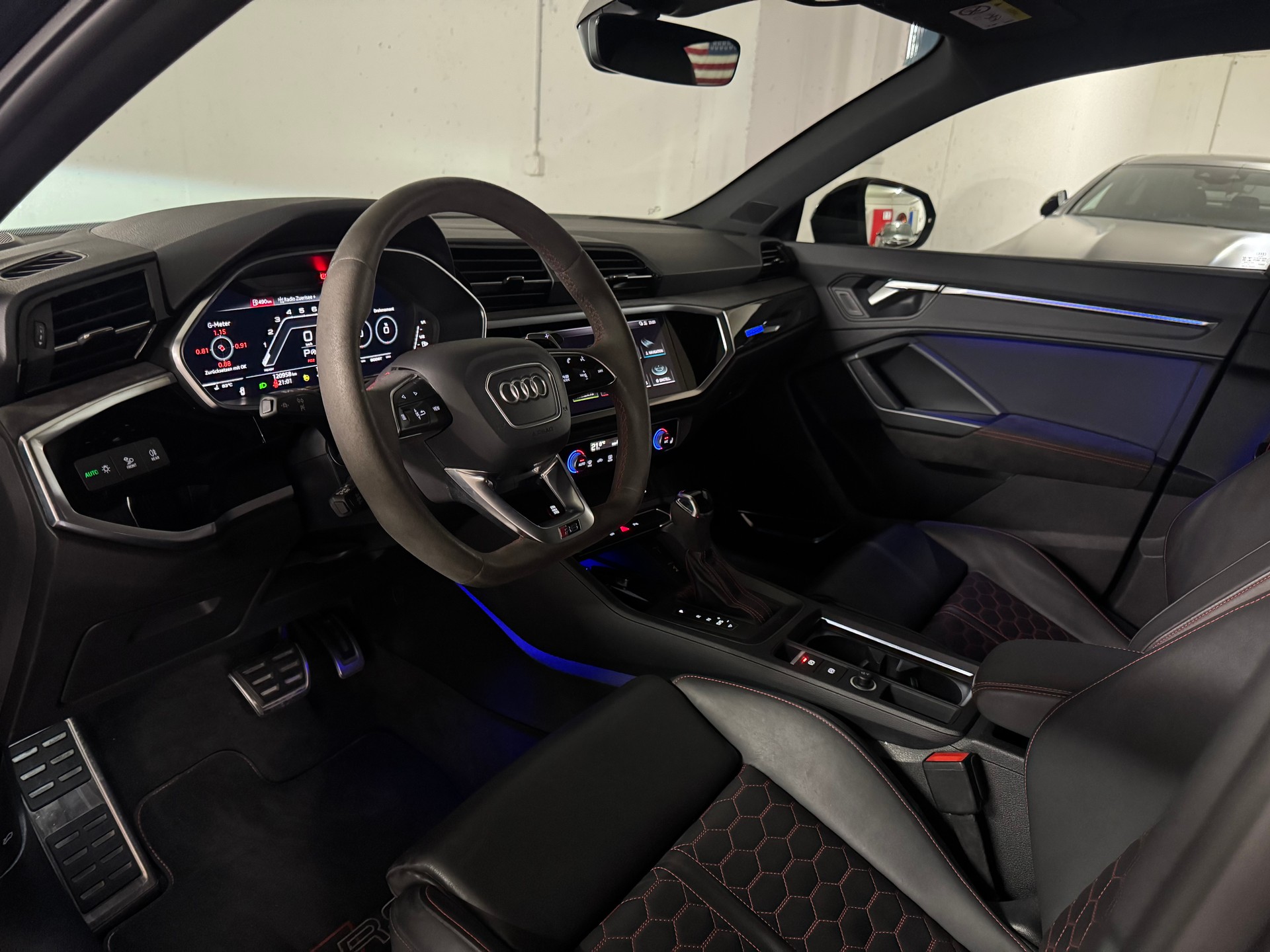 AUDI RS Q3 Sportback quattro S tronic CH-Fahrzeug-image-8