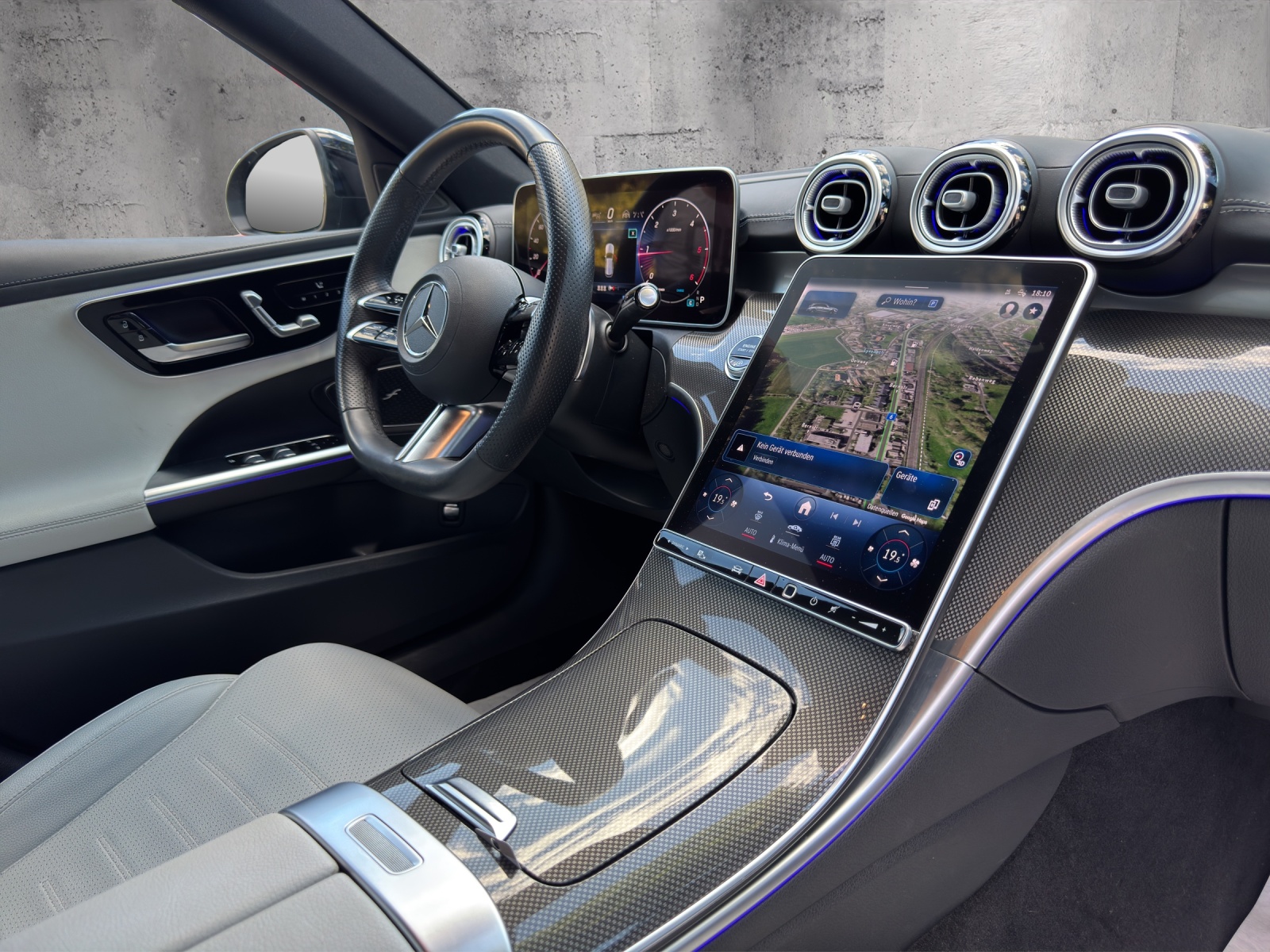 MERCEDES-BENZ C 220 d T 4Matic AMG Line-image-12