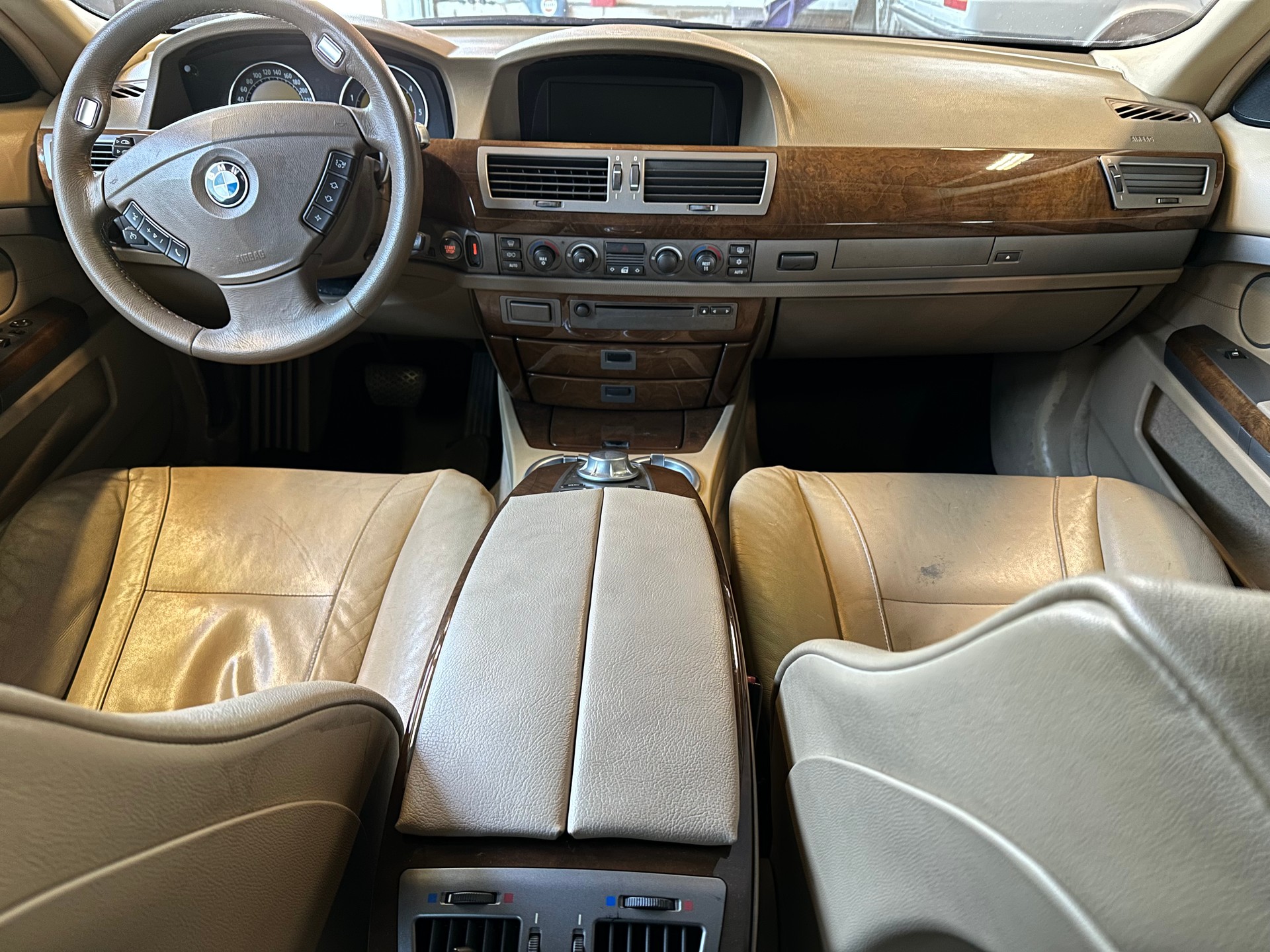 BMW 730d-image-11