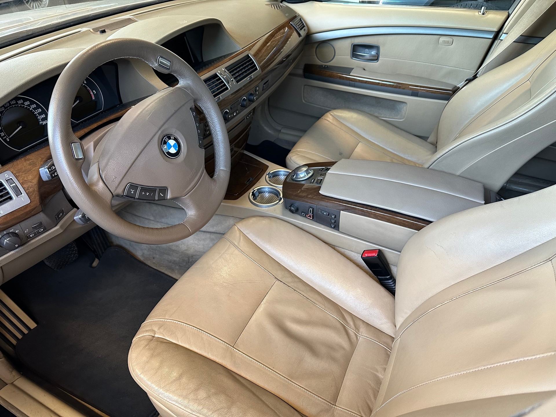 BMW 730d-image-9