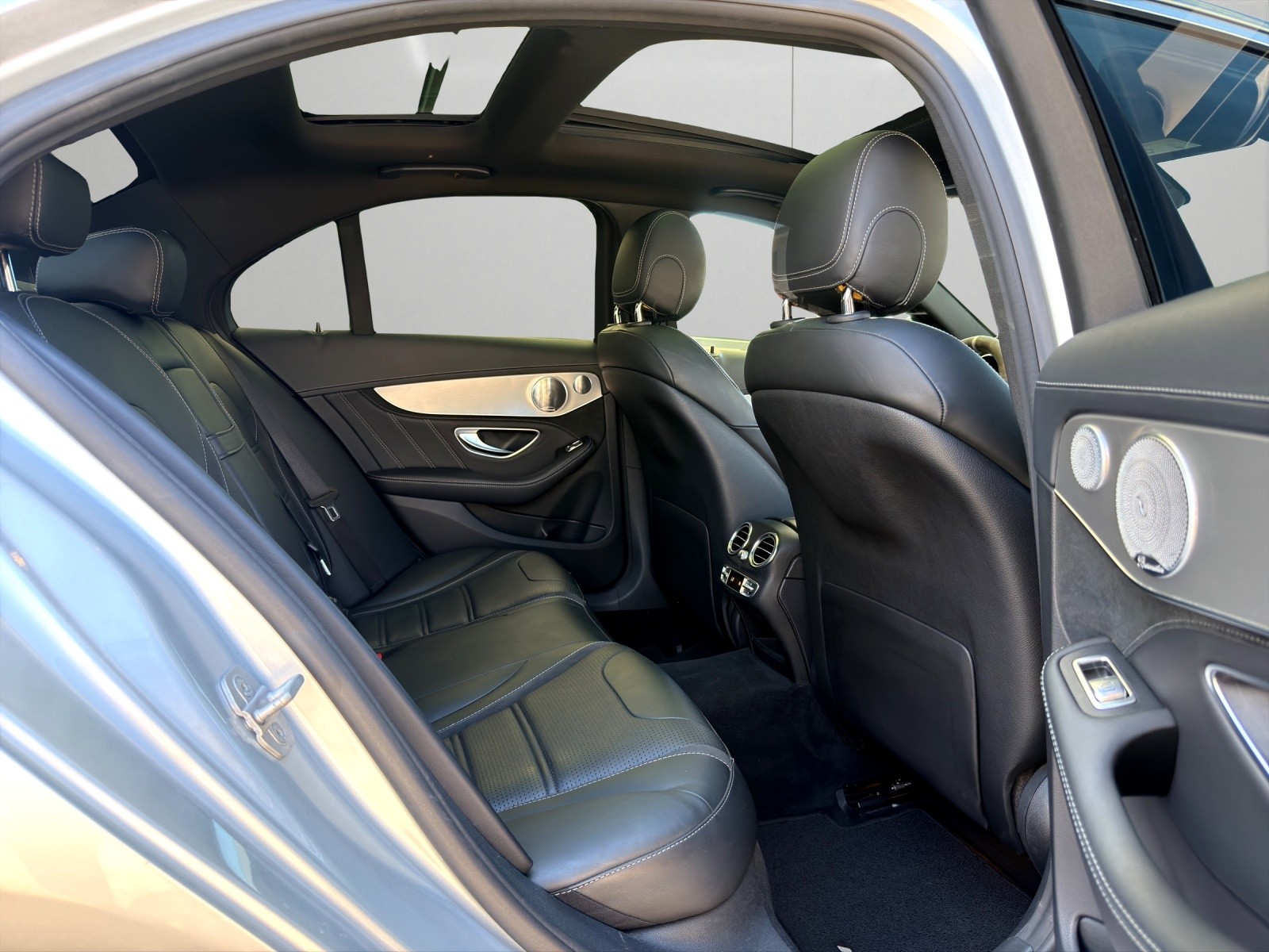 MERCEDES-BENZ C 63 AMG Speedshift V8 AMG-image-12