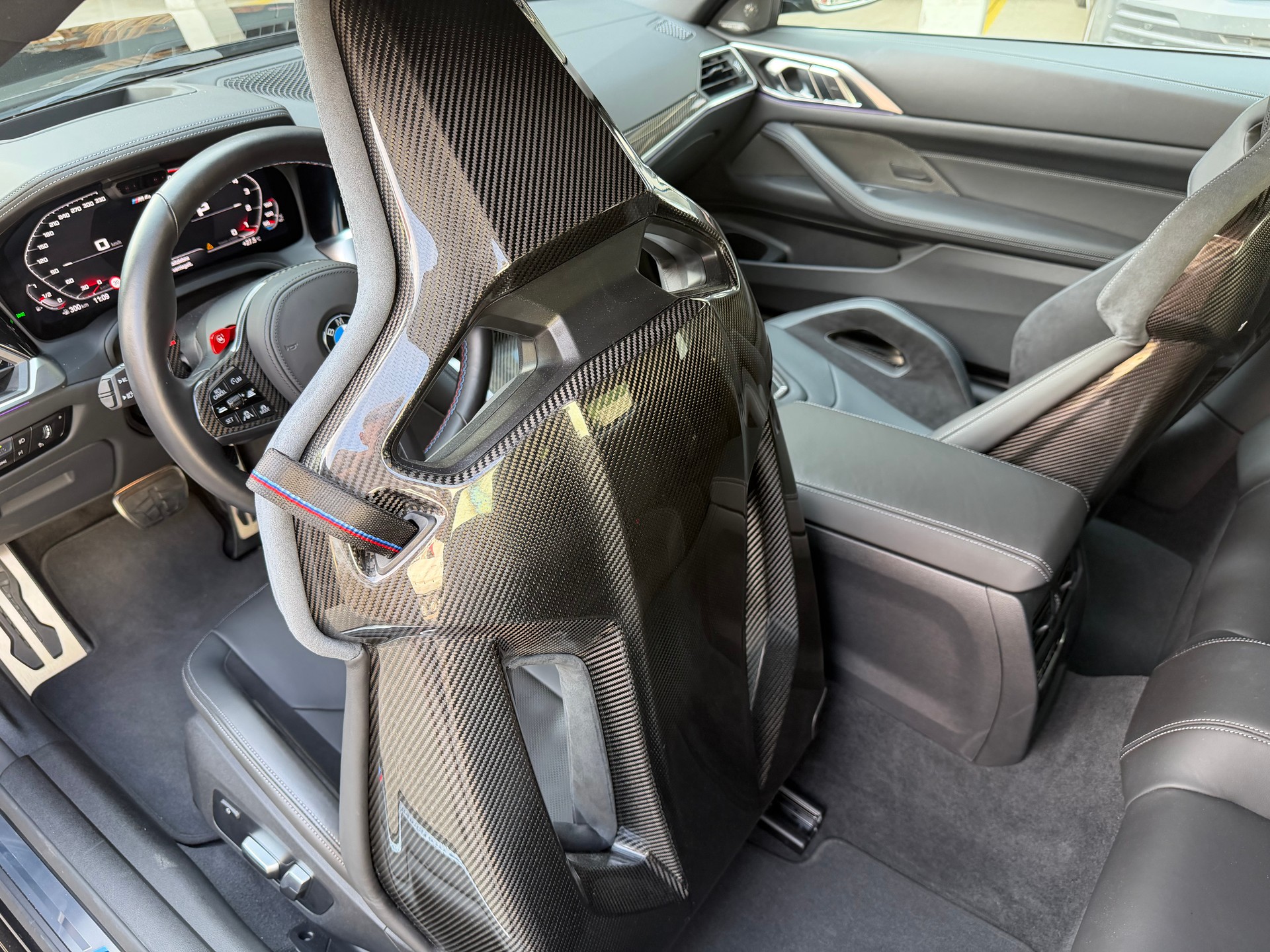 BMW M4 Cabrio Competition M xDrive-image-17